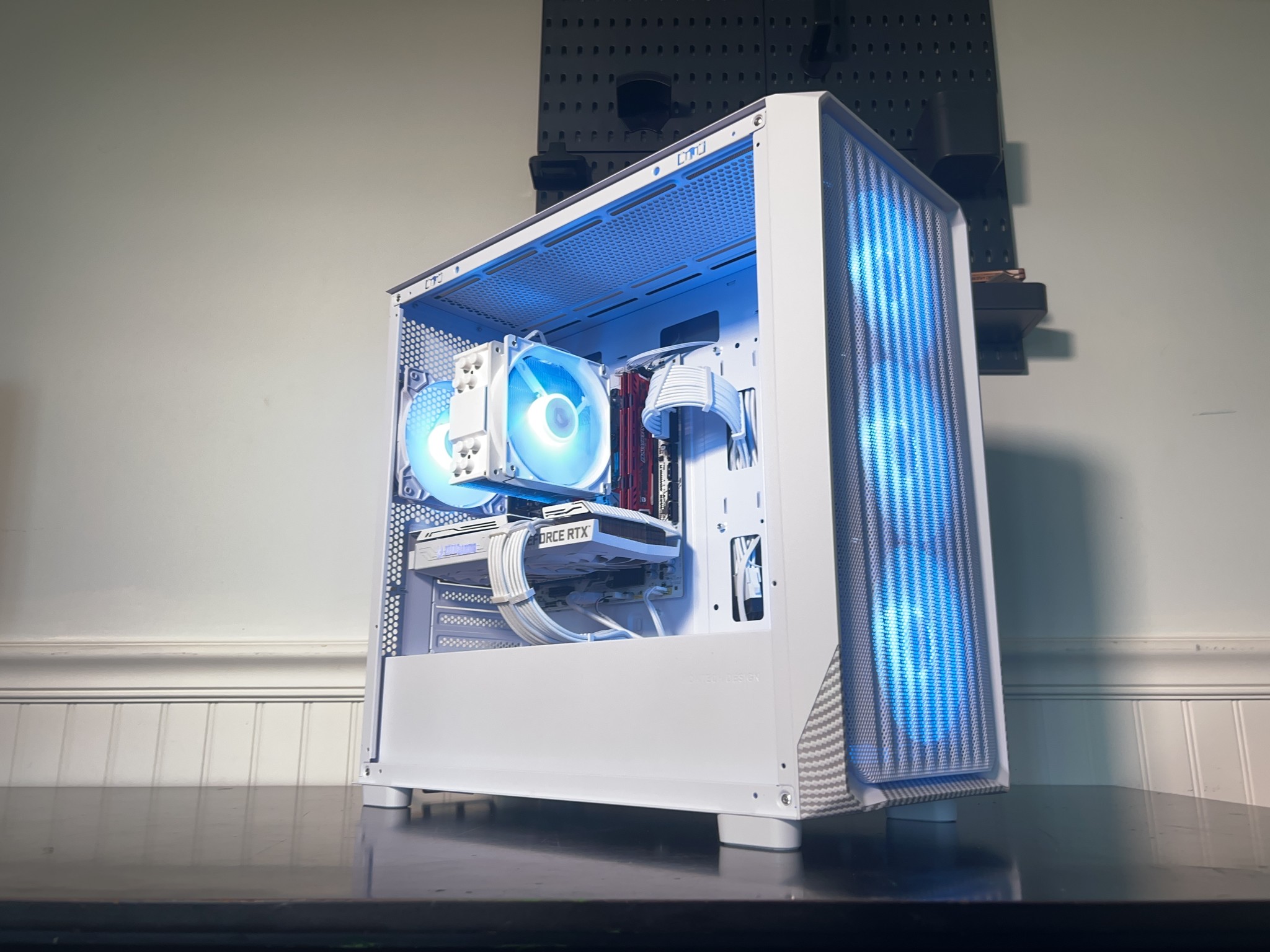 ⚪️Whiteout RTX Gaming PC | Rtx 3060 12gb | Ryzen 5 3600x | 16gb ddr4 | 1tb Storage | Windows 11 Pro
