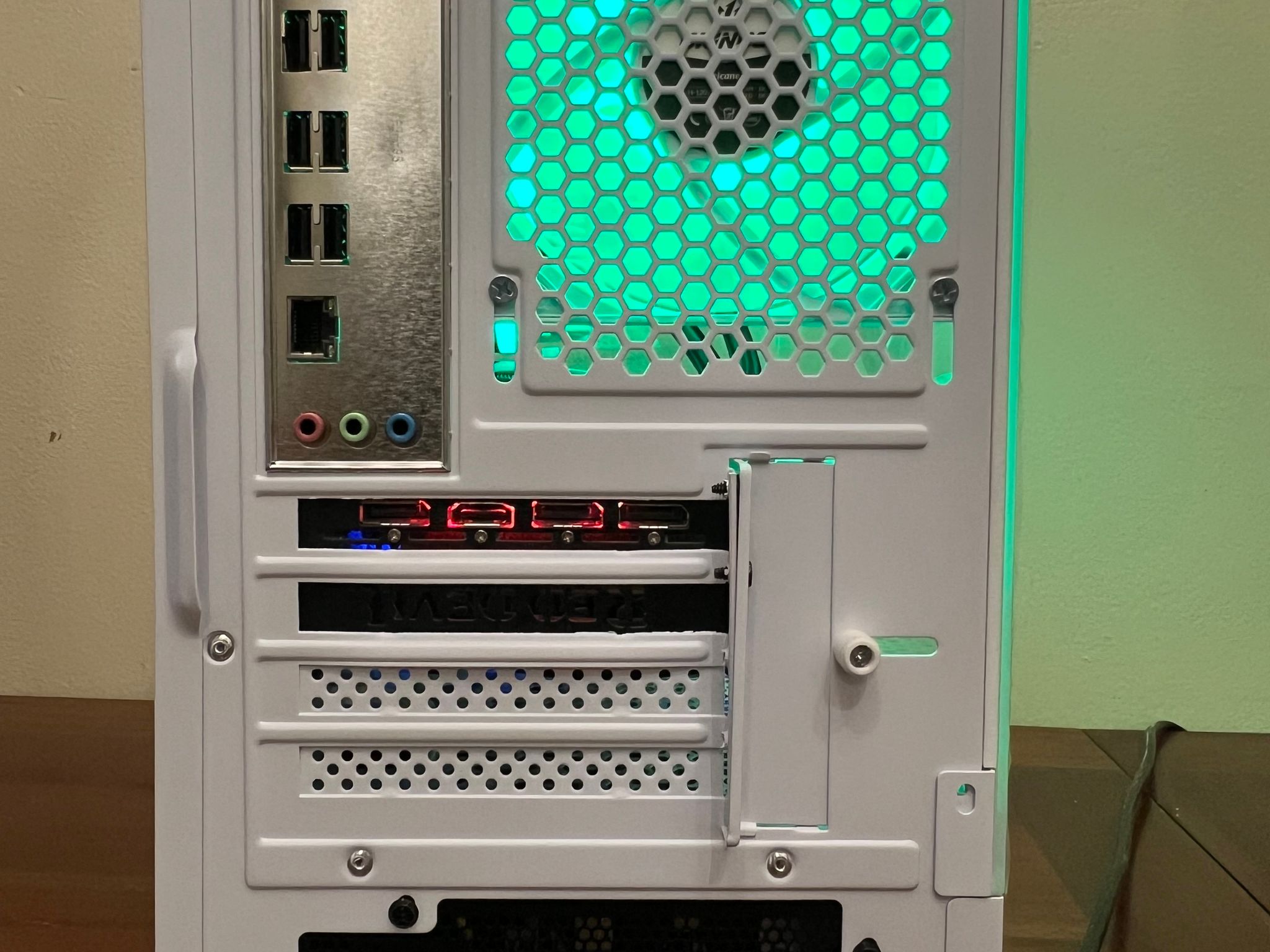Water Cooled Intel 10 Core White Gaming PC RX 5700xt 8GB 1TB Storage 16GB RAM WIFi WINDOWS 10 Pro