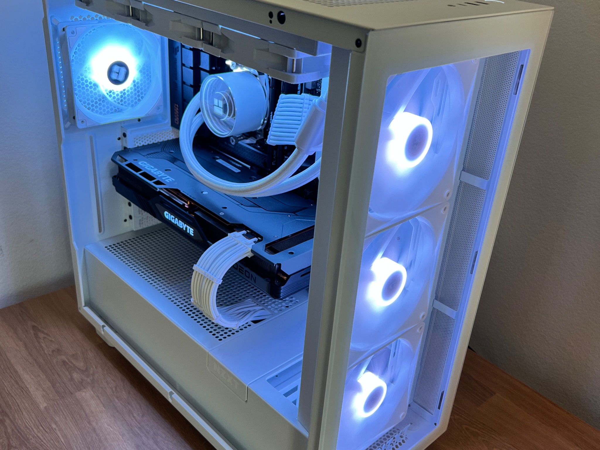 HIGH-END 🥶 | RX 7900 XTX | Ryzen 5 7600x3d | 32gb DDR5 6000mhz | 1tb m.2 Gen4 | Gaming PC