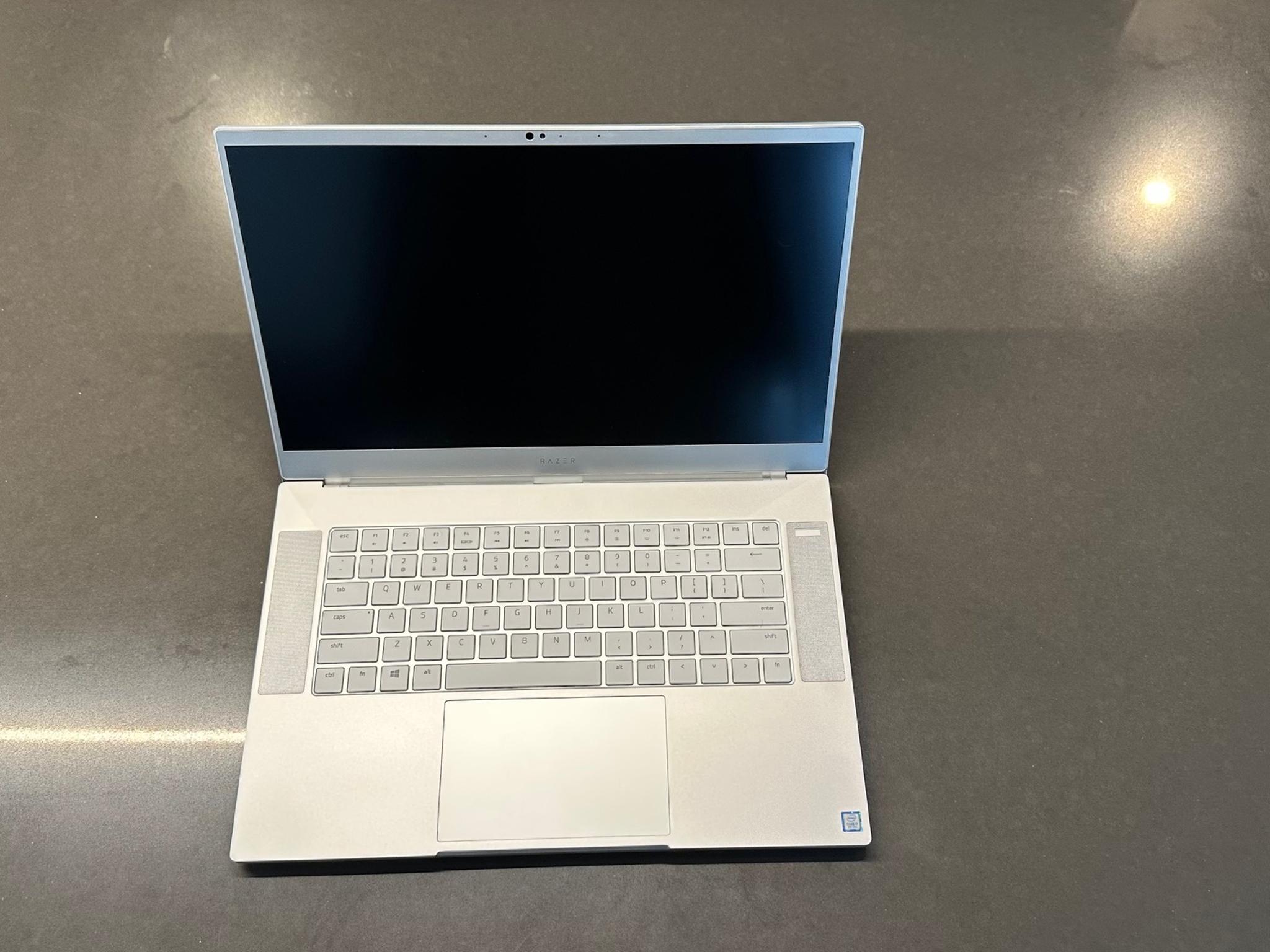 Razer Blade Advanced 15" - Gaming Laptop 2019 Intel i7-9750H | RTX 2070 Max-Q | 16GB RAM | 1TB SSD