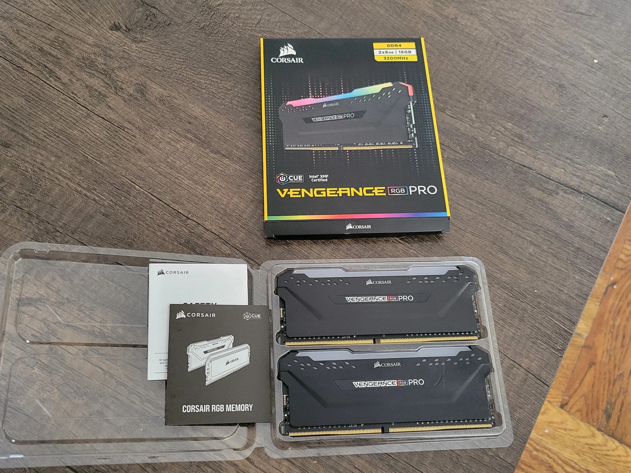 Corsair vengeance RGB Pro 16GB (2 x 8GB)  DDR4 3200 (PC4 25600) CAS latency 16, PC425600