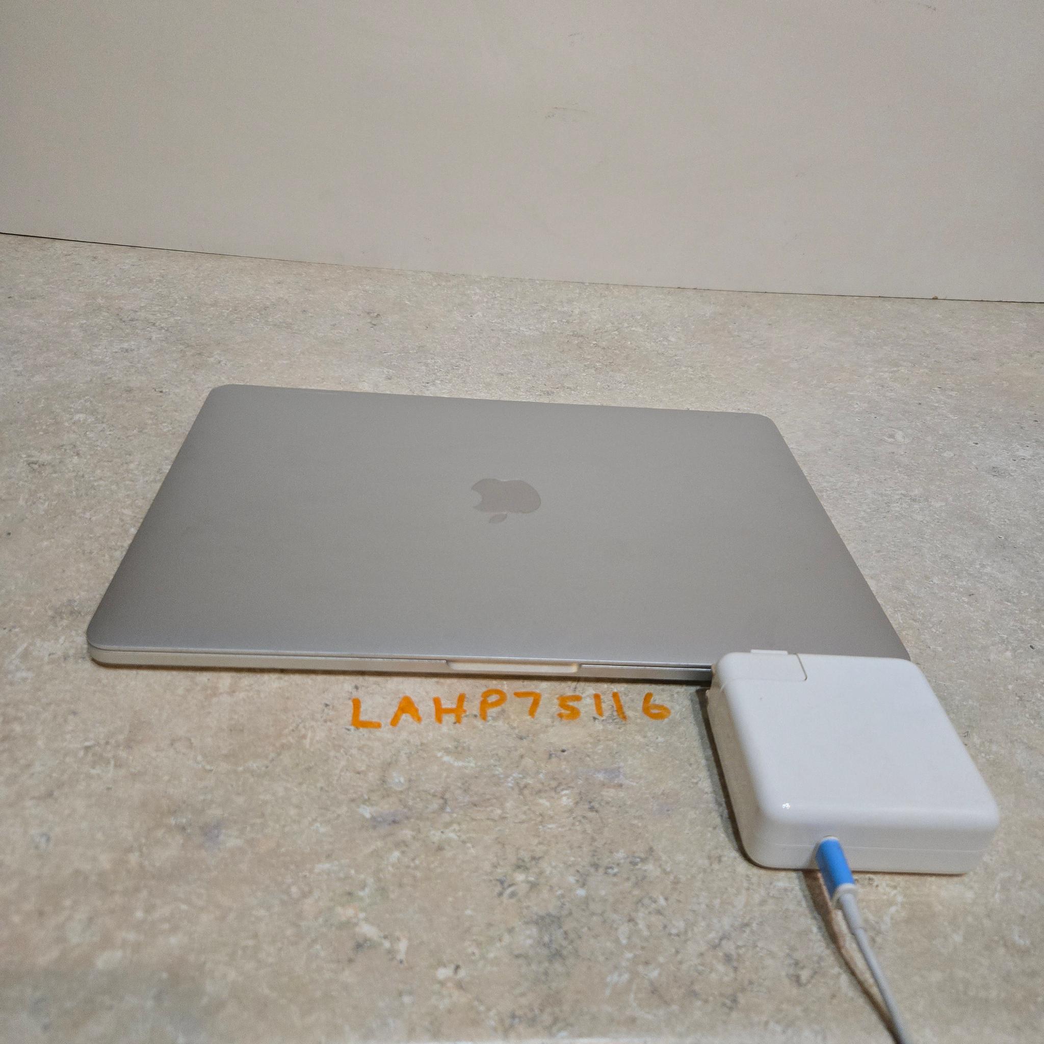 Apple Macbook Pro 13 inch Laptop - 2018 - 1TB - intel i7 - Model A1989