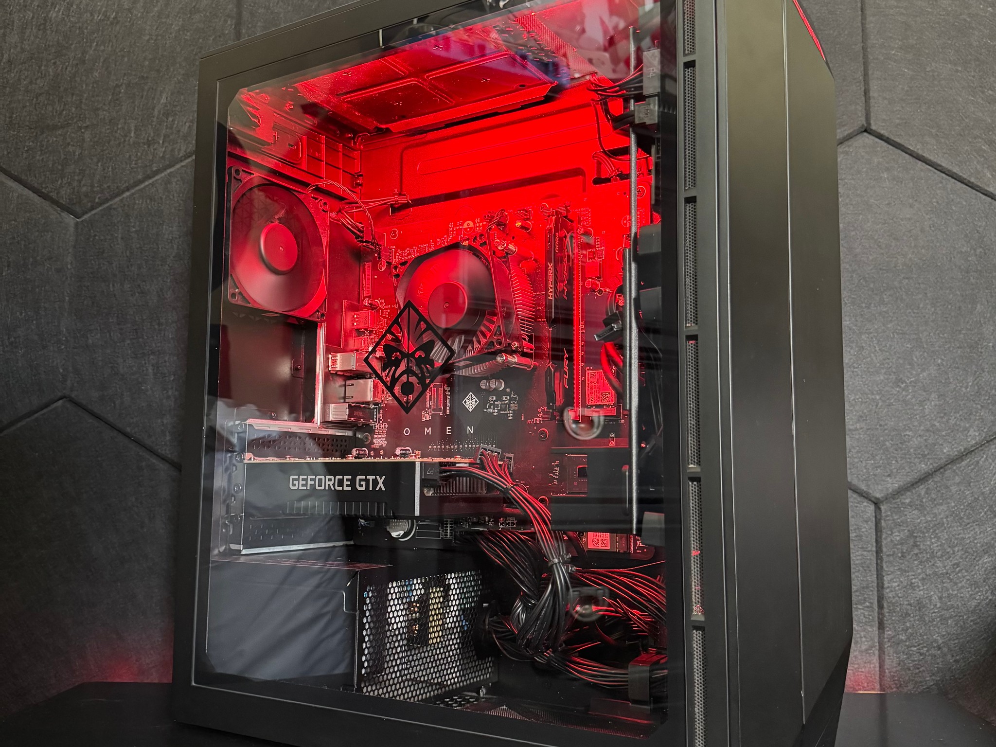 GTX 1660 Ti, i7-9700, 16GB RAM, 256GB SSD + 1TB HDD, Wi-Fi Gaming PC