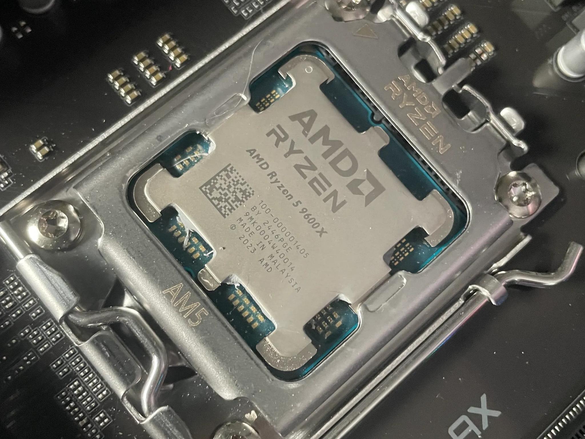 9600X + B650 Eagle AX AM5 DDR5 Motherboard
