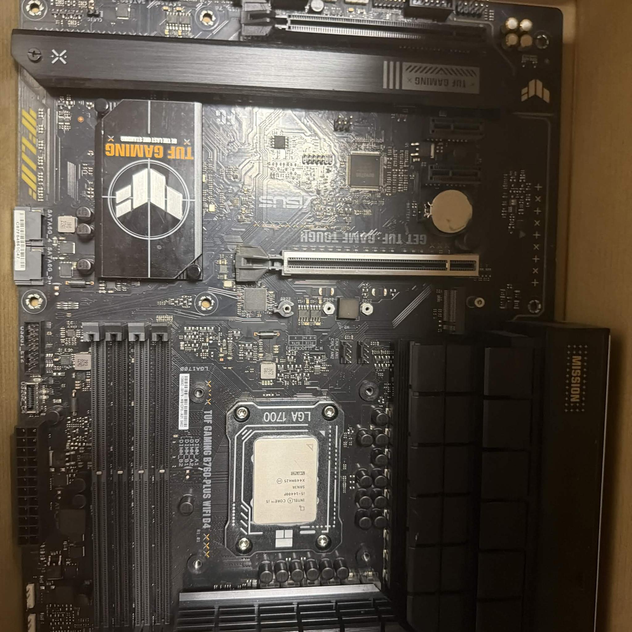 ASUS TUF GAMING B760-PLUS WIFI D4