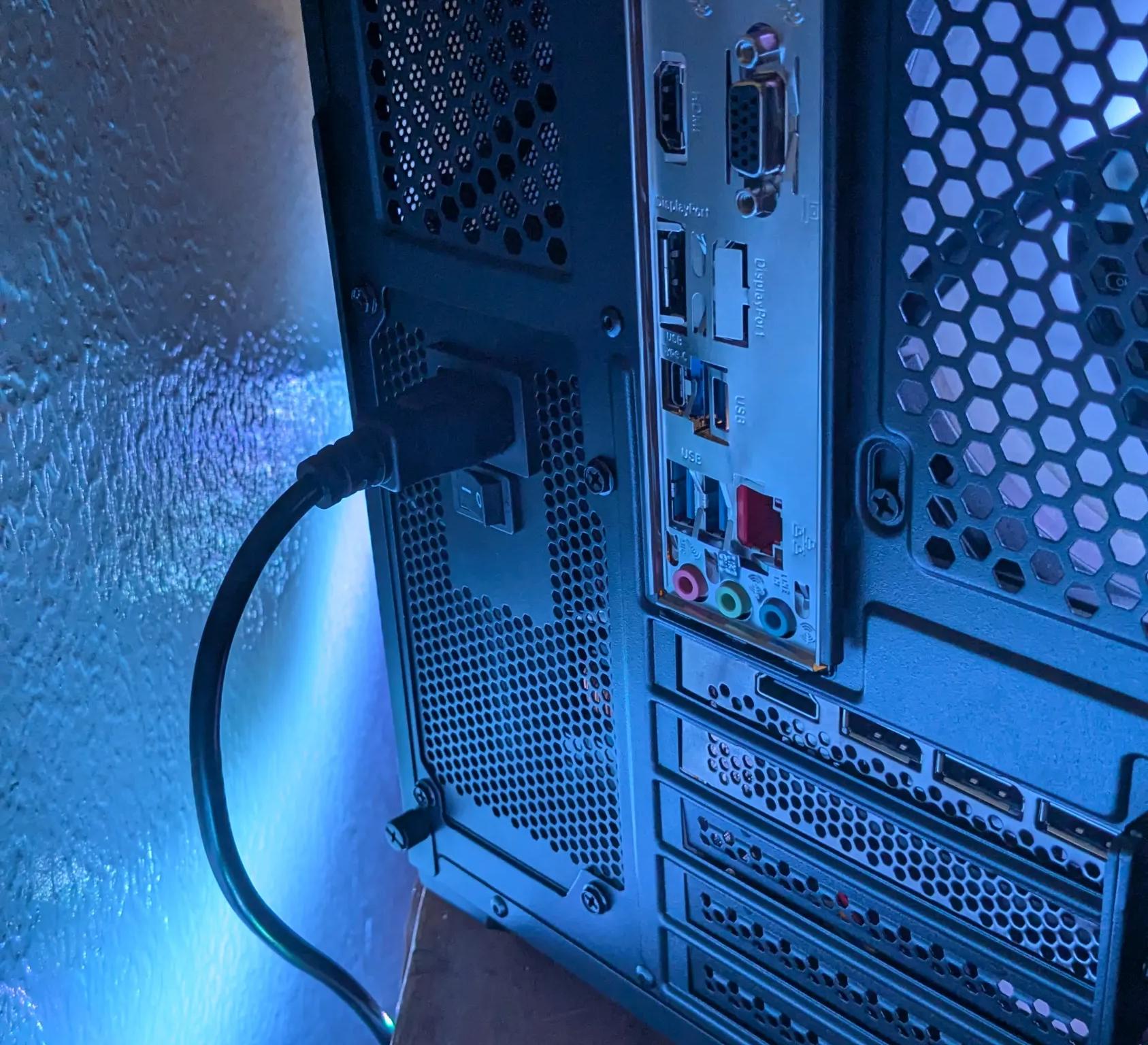 🔥RTX 3090, i5 12600KF, 32 GB RAM, 1 TB Storage