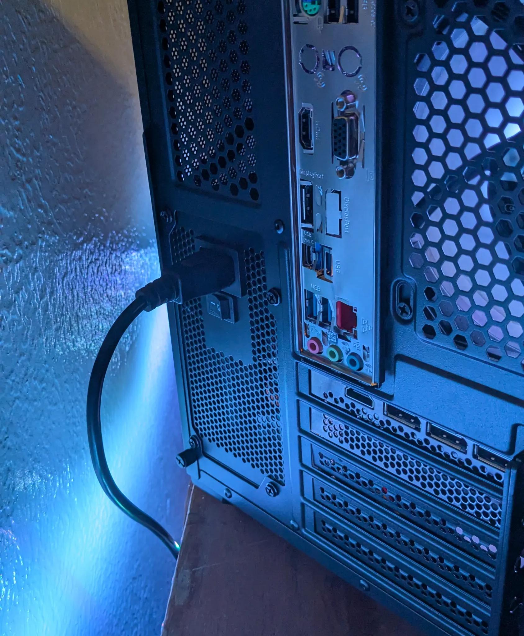 🔥RTX 3090, i5 12600KF, 32 GB RAM, 1 TB Storage