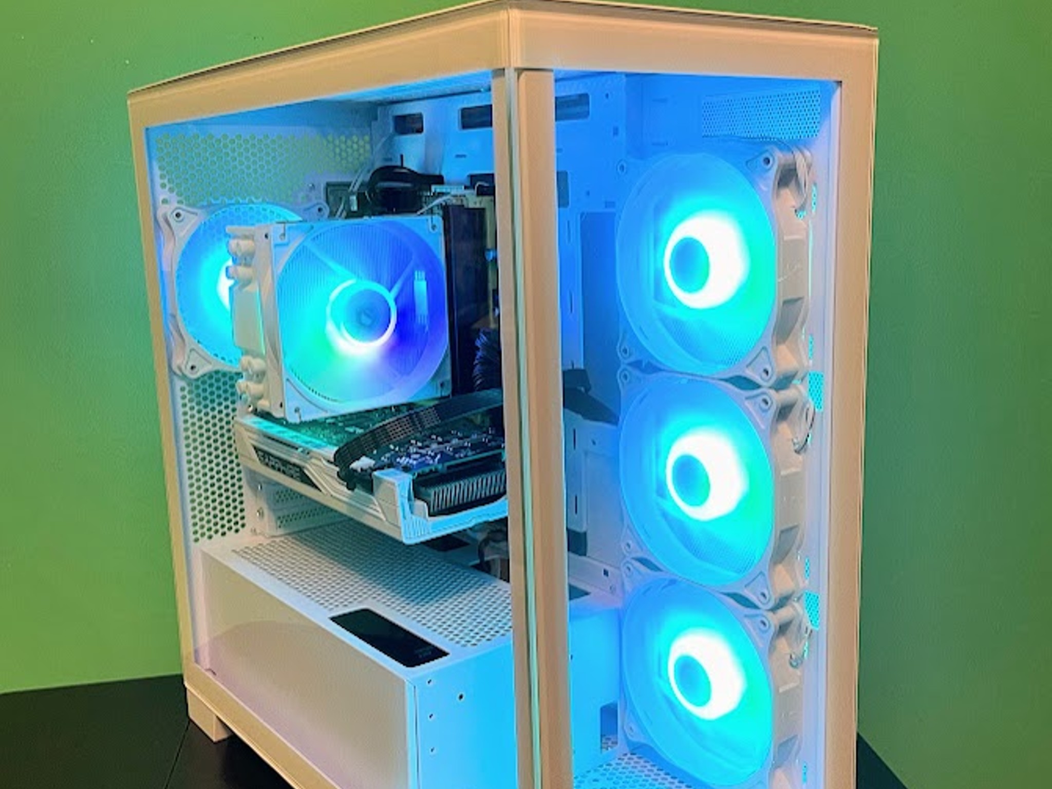 GLASSY White Gaming PC| Intel i5 / Amd RX580 / 8GB / 500GB SSD Win 10 Pro WiFi