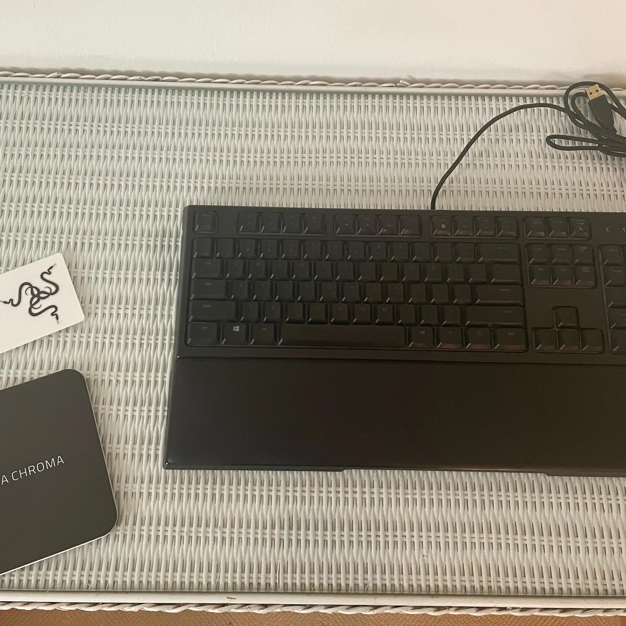Razer Ornata Chroma Wired Keyboard With Magnetic Wrist Rest (Plus Original Manual & Stickers)!