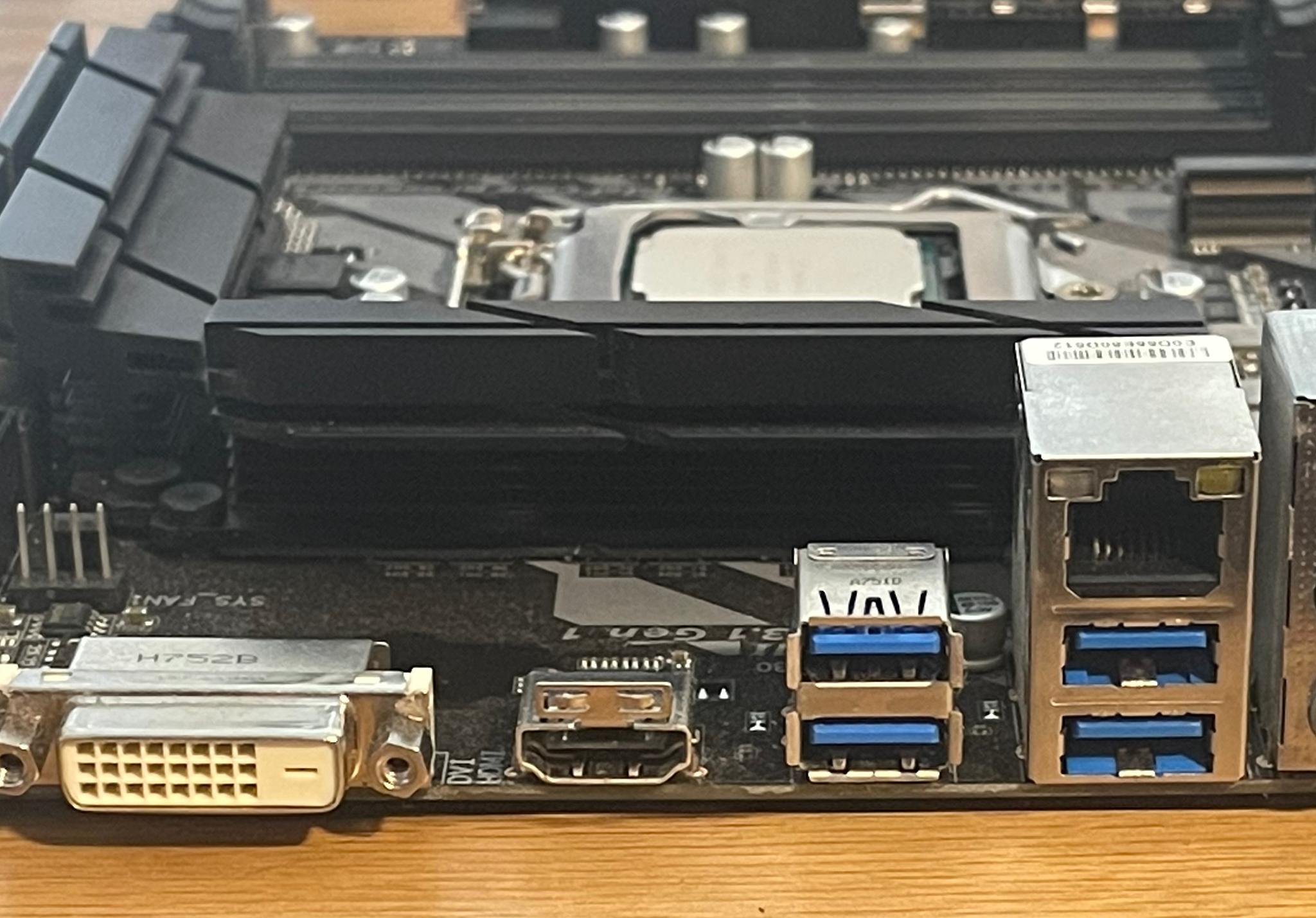 Used, Gigabyte z370 HD3, i7-8700, 16GB, 256GB