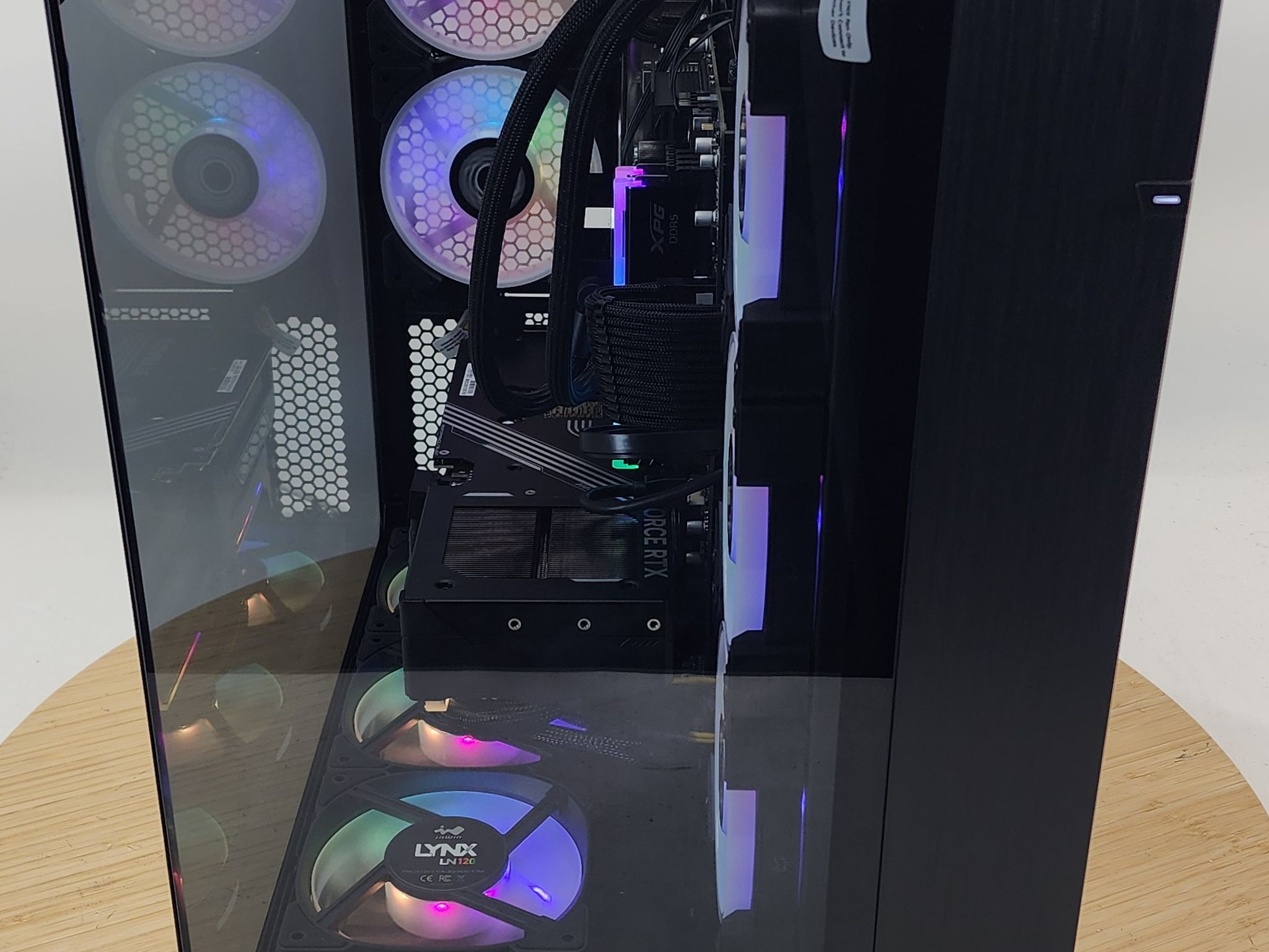 Gaming PC Ryzen 7 9700X 32GB RAM 2TB SSD RTX 5070 Ti 16GB Windows 11 Computer
