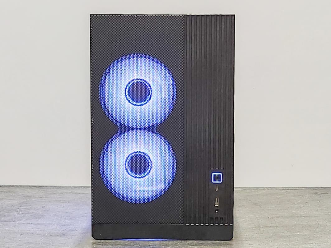 RX 9070 XT | Ryzen 7 7800X3D | 2TB SSD | 32GB DDR5 | Custom Gaming / Streaming PC Build