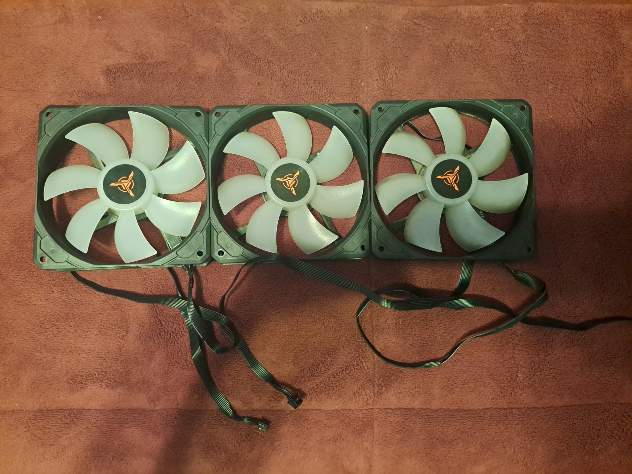 Skytech gaming fans