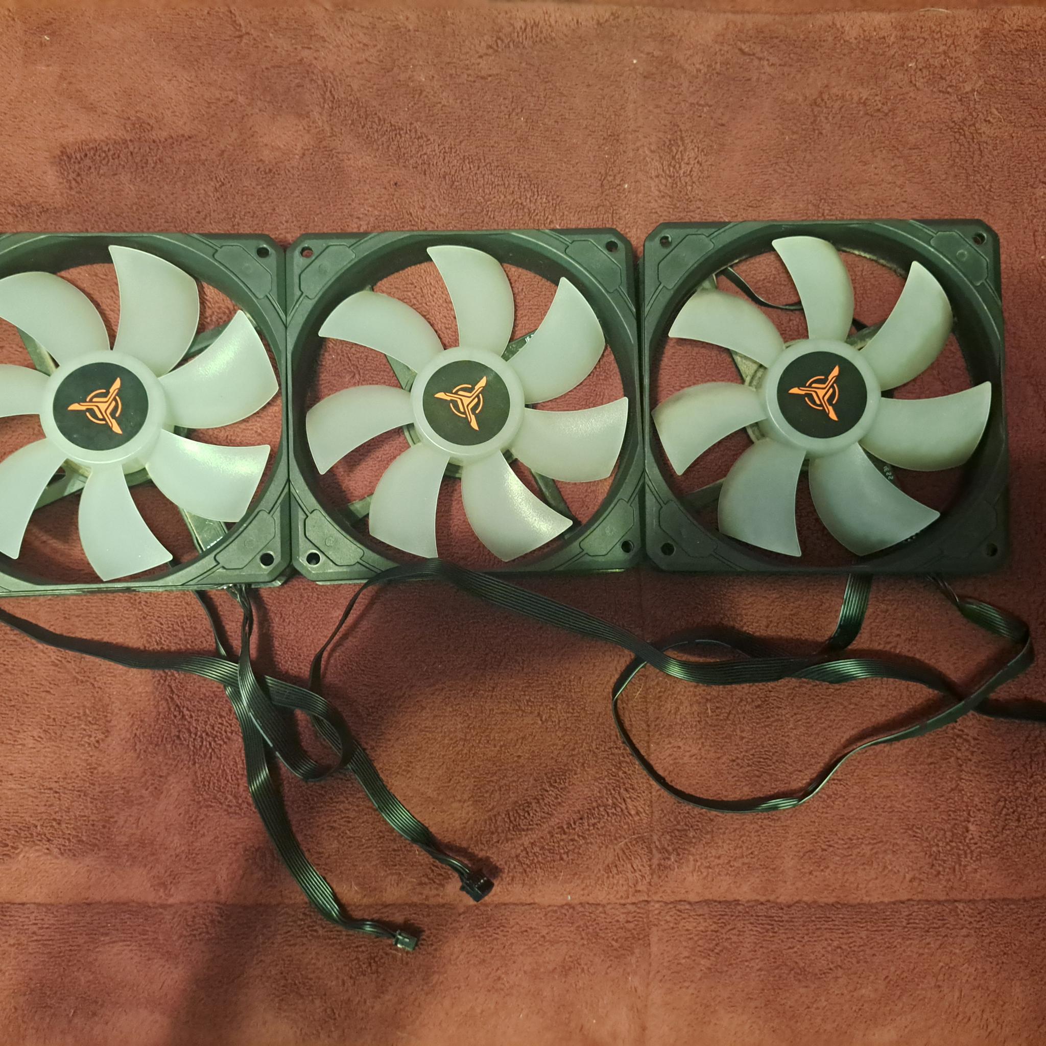 Skytech gaming fans