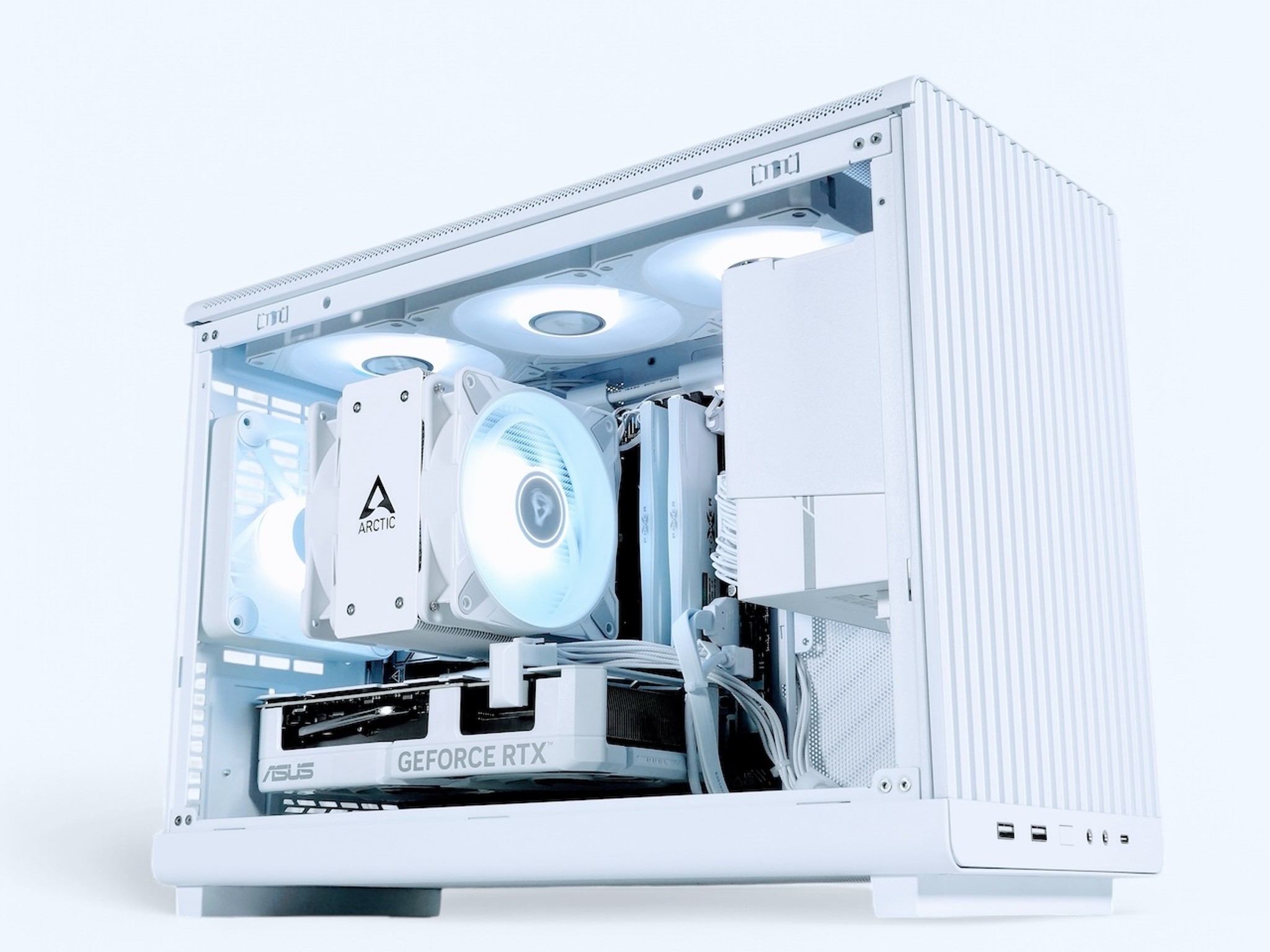 🤍🐻‍❄️Artic⚪ Nvidia RTX 4070 12GB⚪AMD Ryzen 5 7500F⚪32GB DDR5⚪1TB NVME