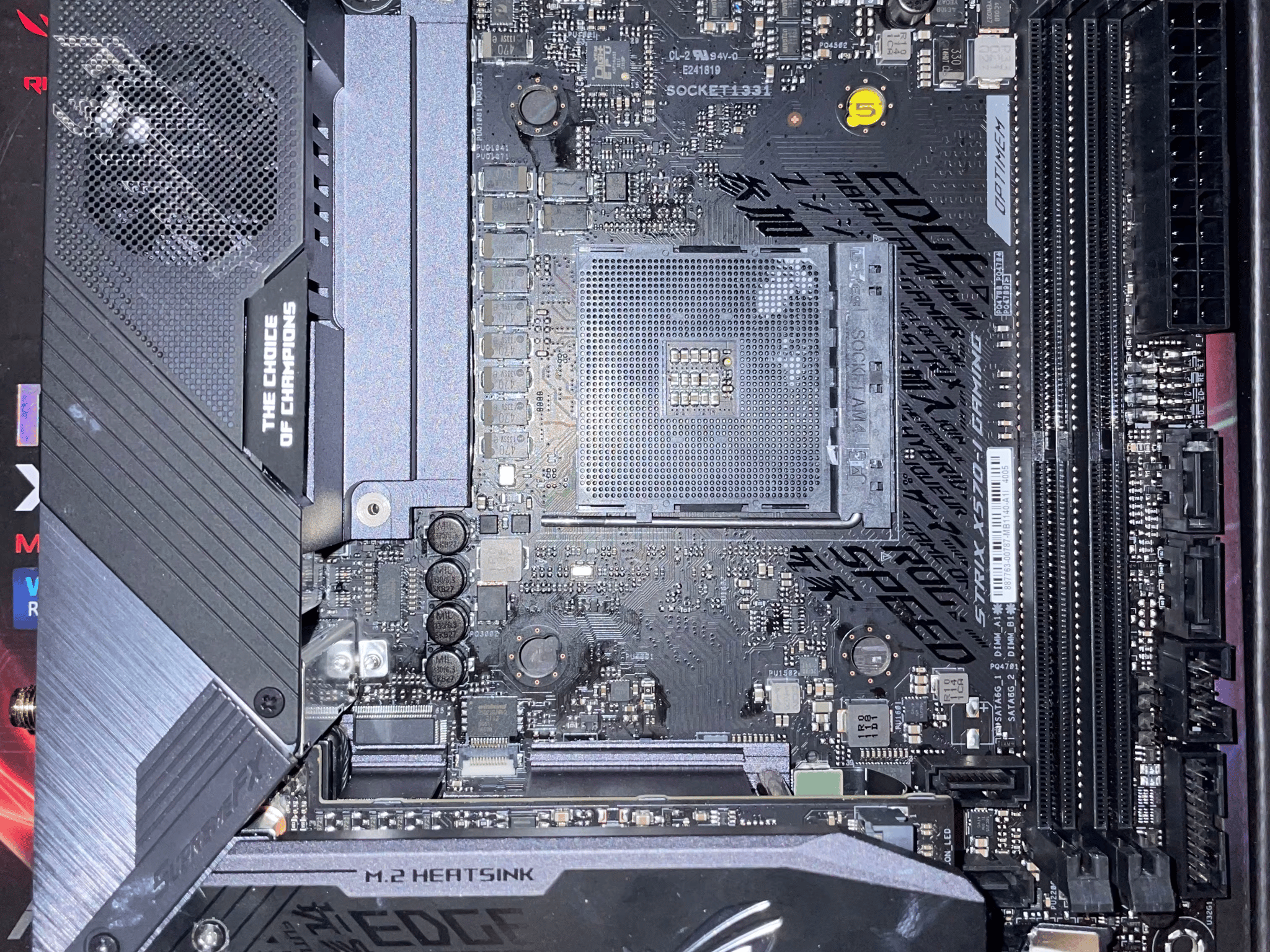 Asus rog strix x570-i [no backplate. No video output from primary pcie slot?]