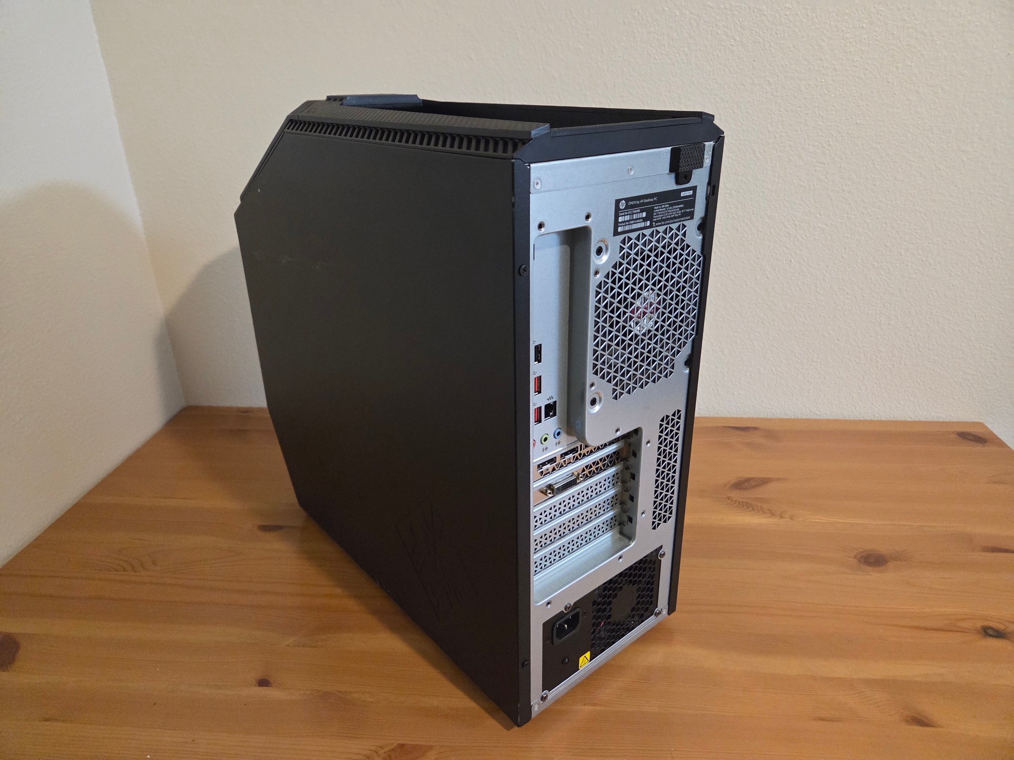 Budget Gaming Done Right! #3 | i7 7700, GTX 1070, 16GB Ram, Windows 11