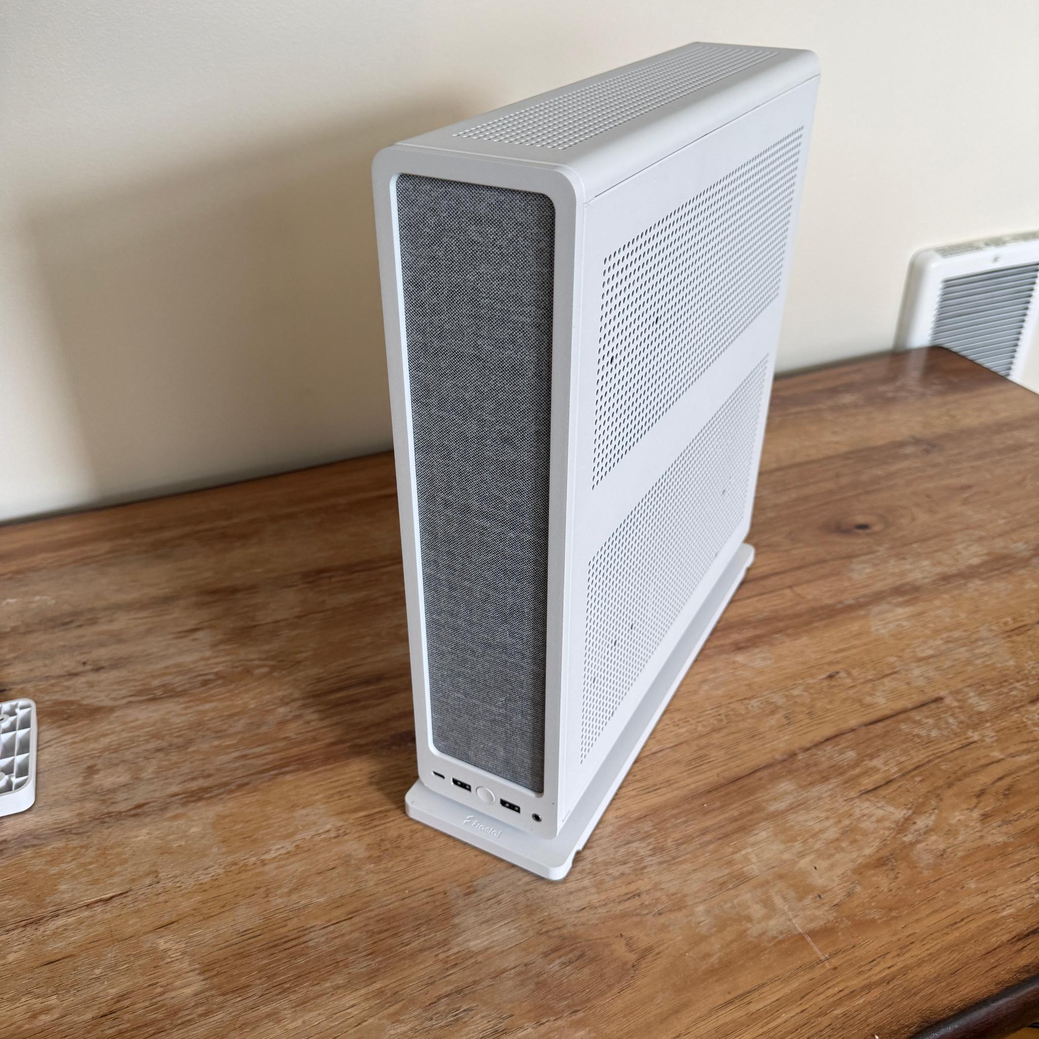 Radeon RX 7900 Gre Custom Gaming PC - Ryzen 7 5800X