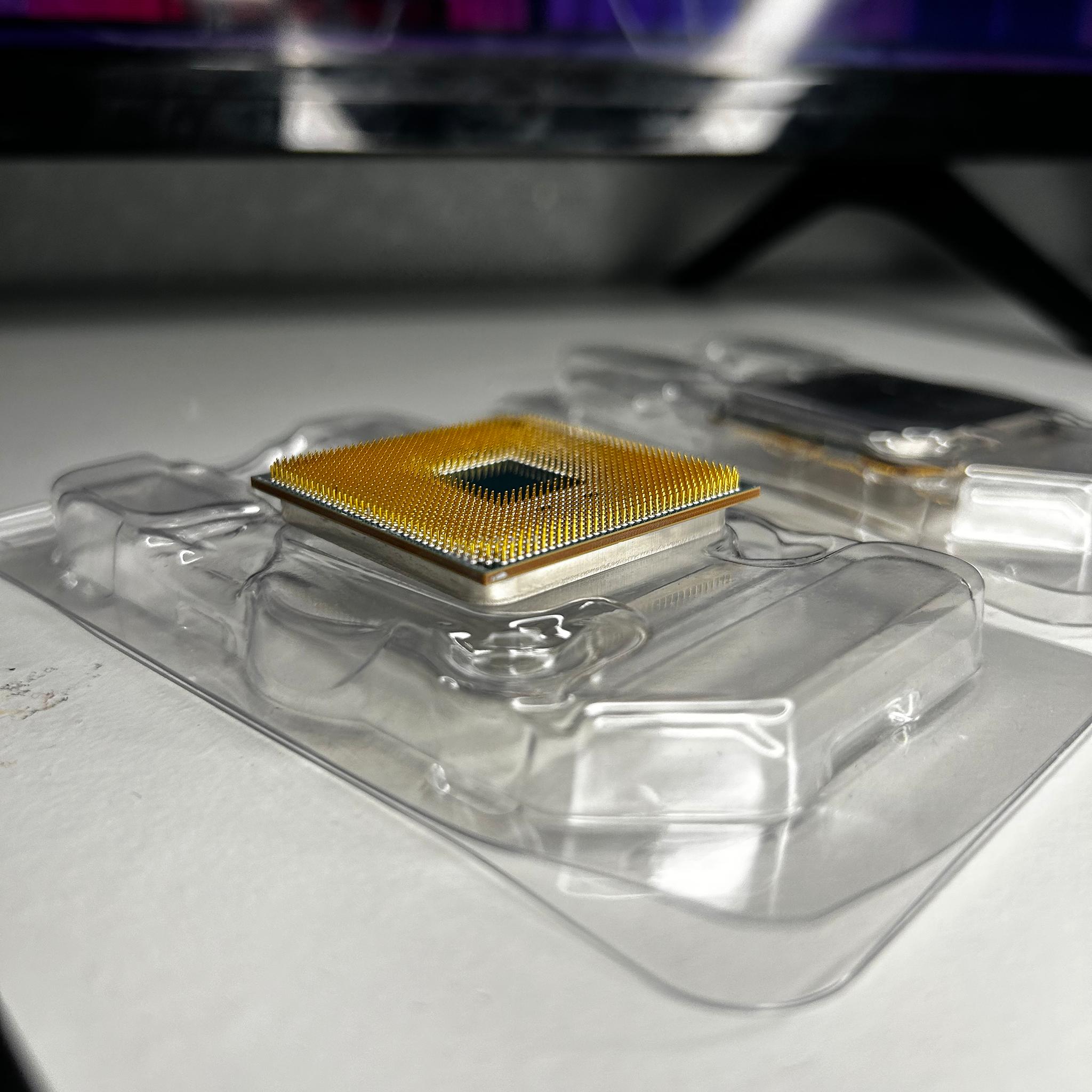 (2) AMD RYZEN 7 3700X (BENT PINS) 