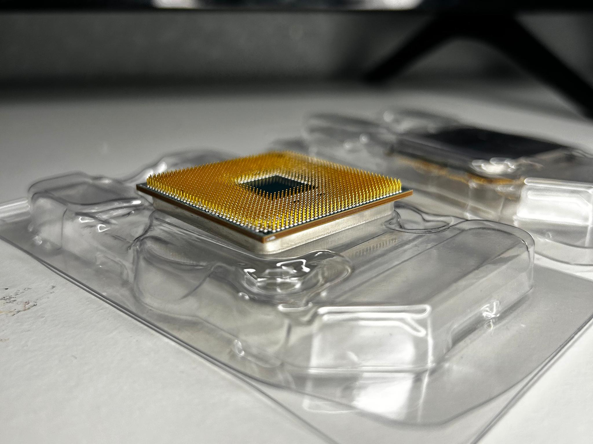 (2) AMD RYZEN 7 3700X (BENT PINS) 