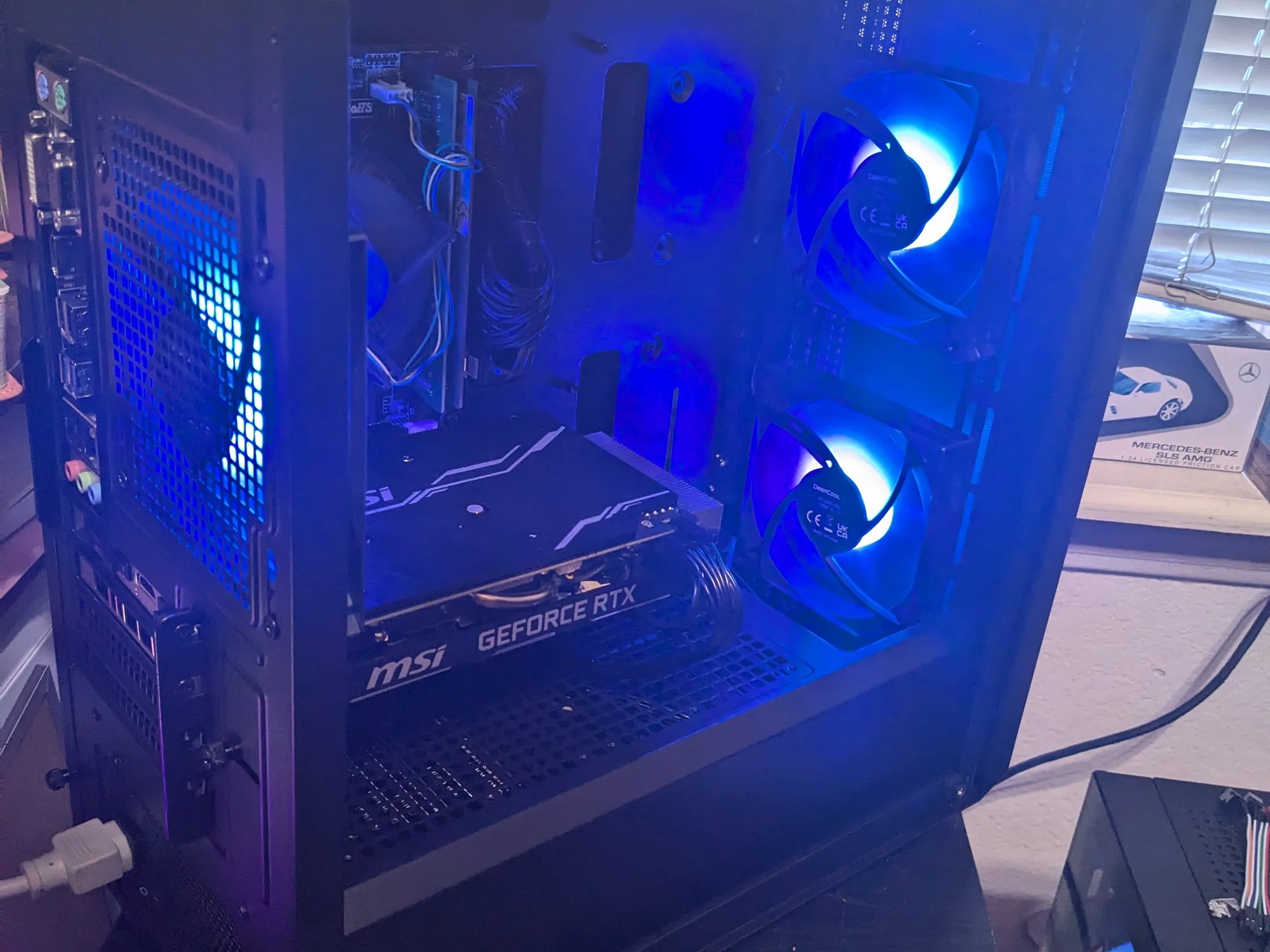 FREE SHIP|| i7-8700, 32GB DDR4, RTX 2060 SUPER 6GB, 500GB Samsung SSD, New PSU, RGB, Wifi, Win10