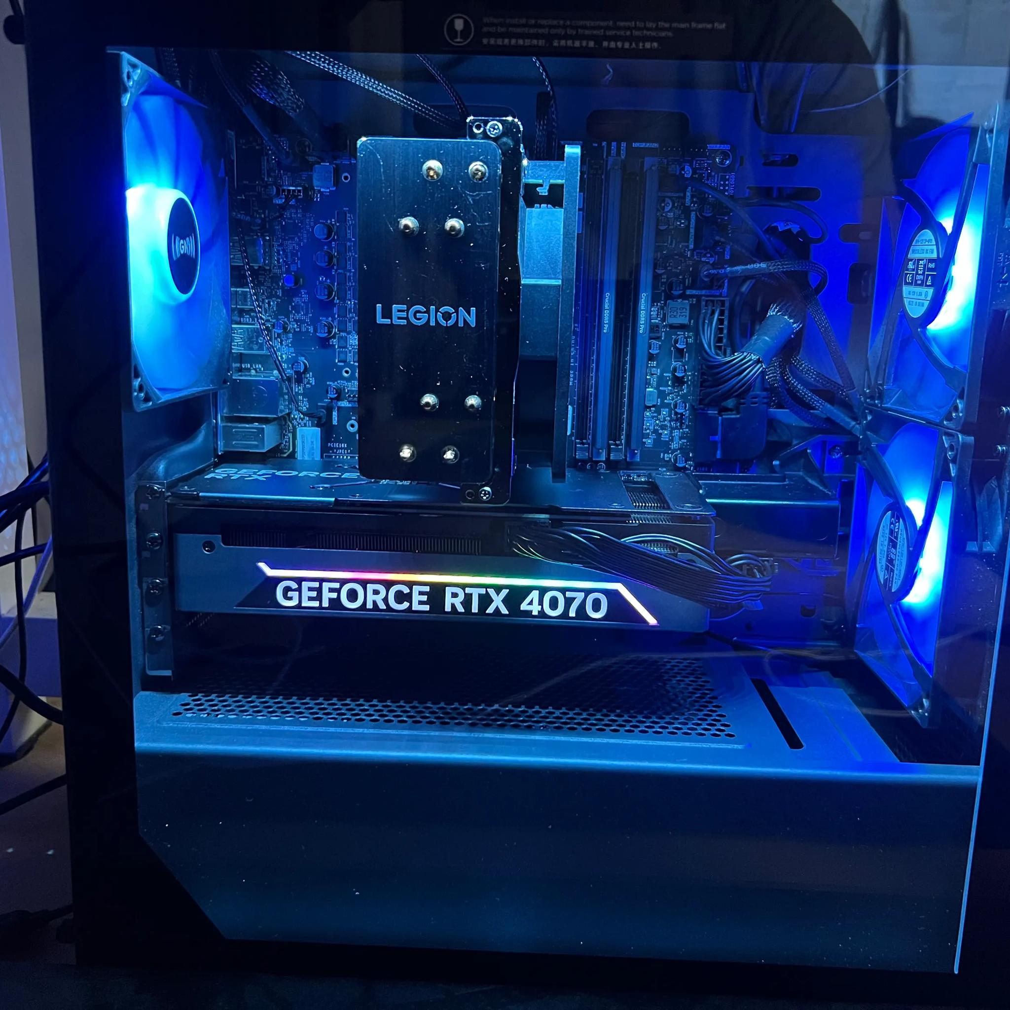 Lenovo Legion Tower 5i RTX 4070 12GB VRAM + Intel i7-13700F