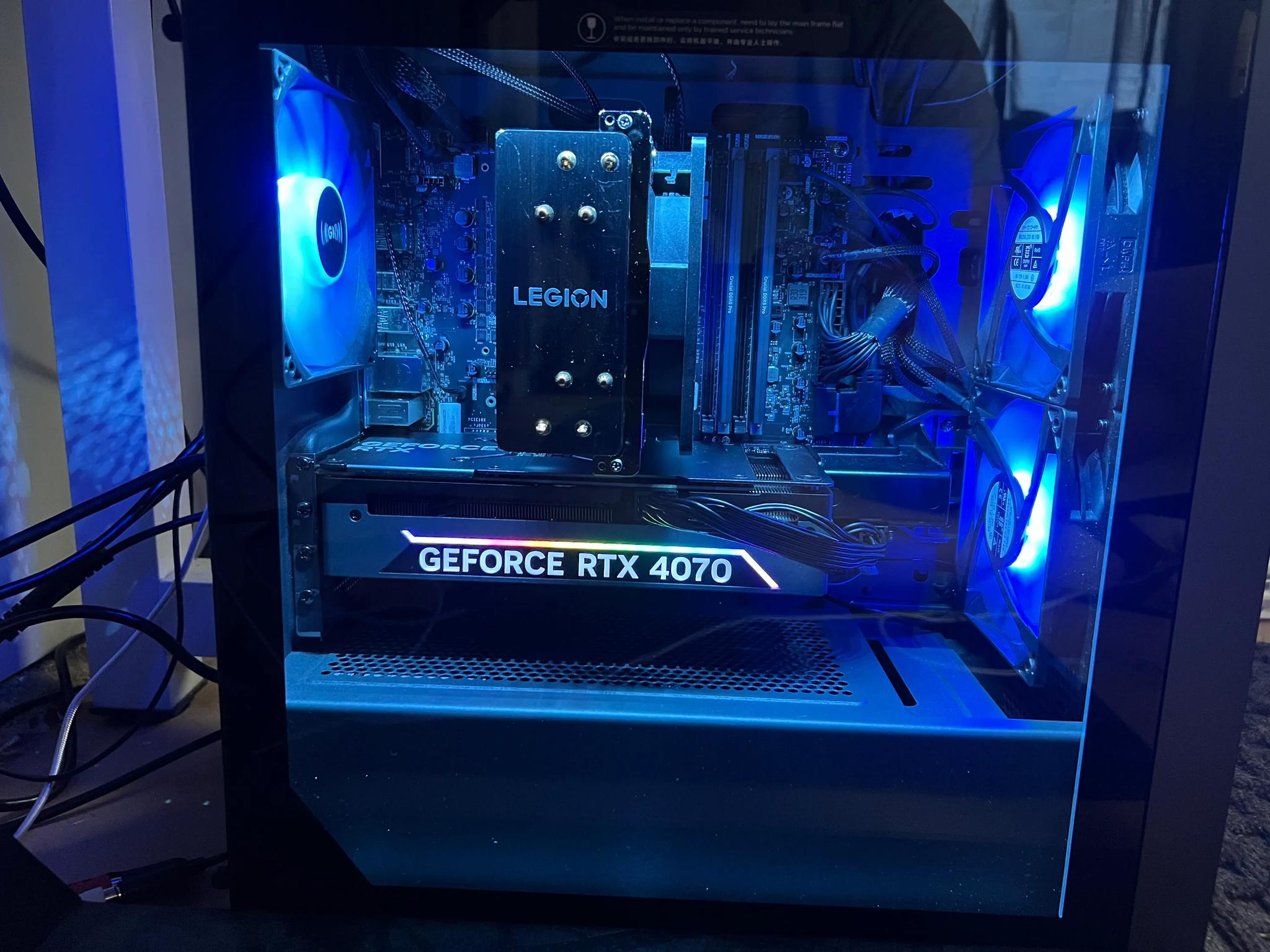 Lenovo Legion Tower 5i RTX 4070 12GB VRAM + Intel i7-13700F