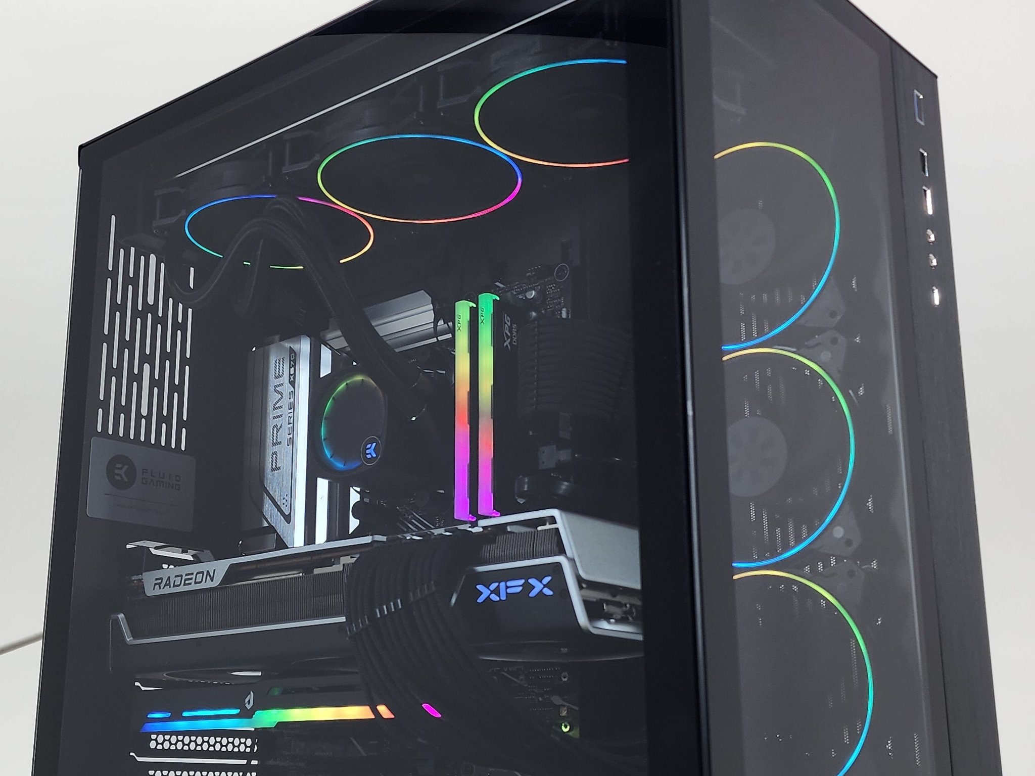 Gaming PC Ryzen 7 9800X3D 32GB RAM 2TB SSD RX 7900 XTX 24GB Windows 11 Computer