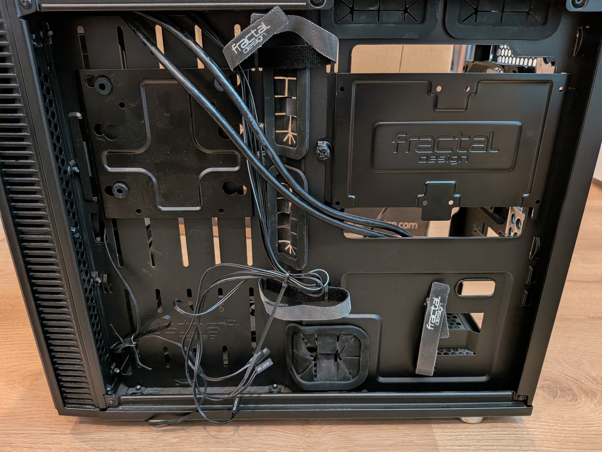Fractal Define Nano S Window