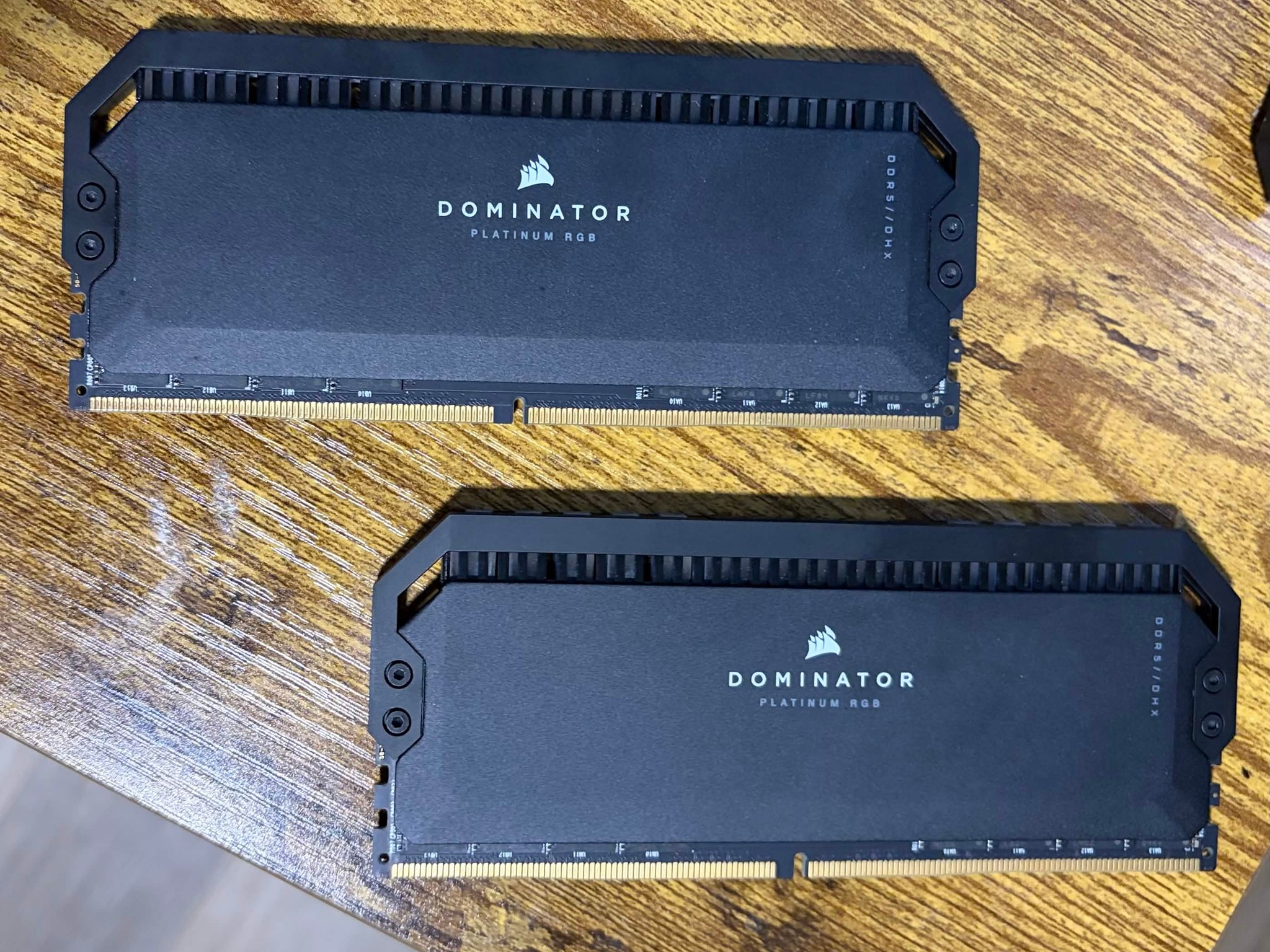 CORSAIR Dominator Platinum RGB DDR5 64GB (2x32GB) 5200MHz CL40 - Black (CMT64GX5M2B5200C40)