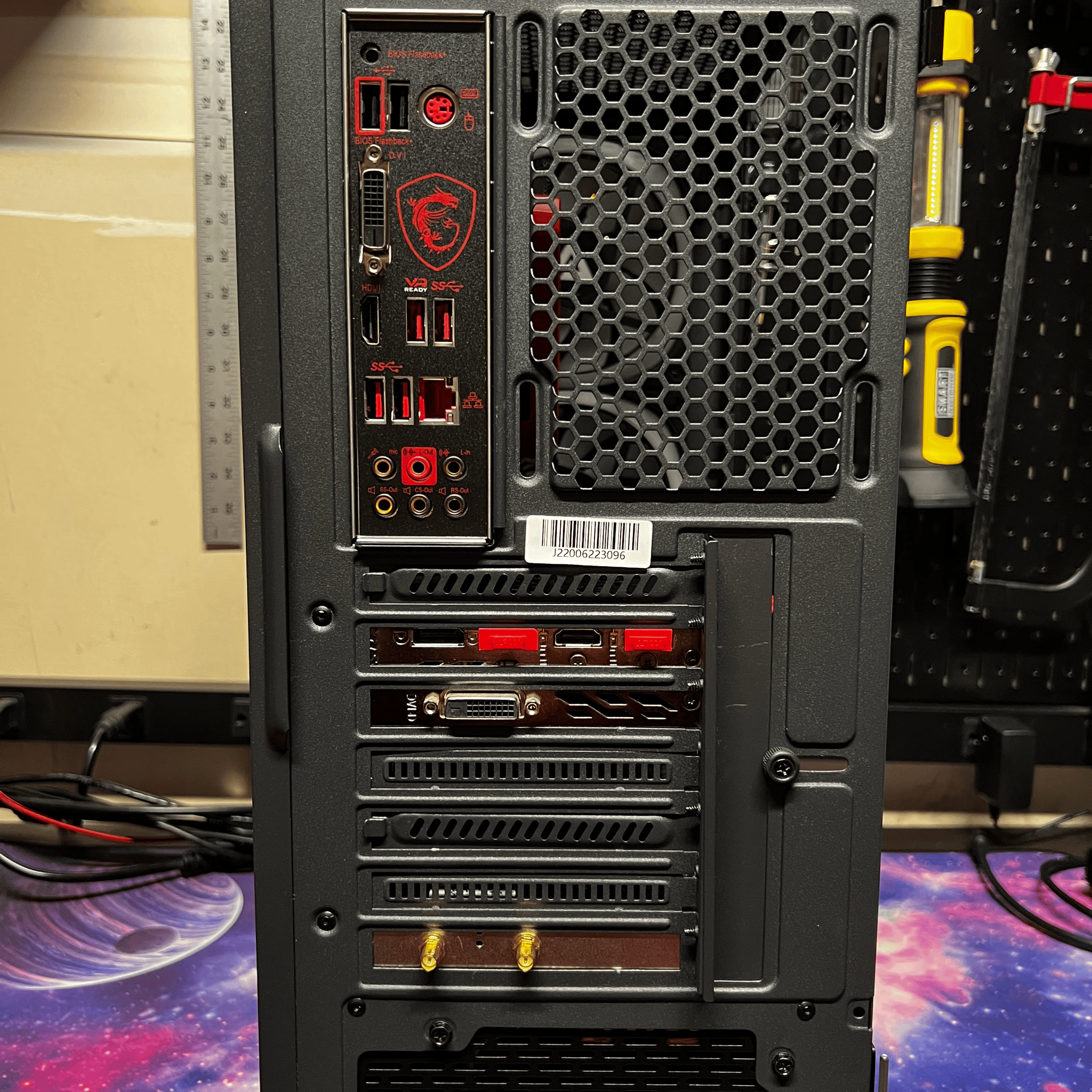 Hades || Ryzen 5 2600 + GTX 1080 Ti 