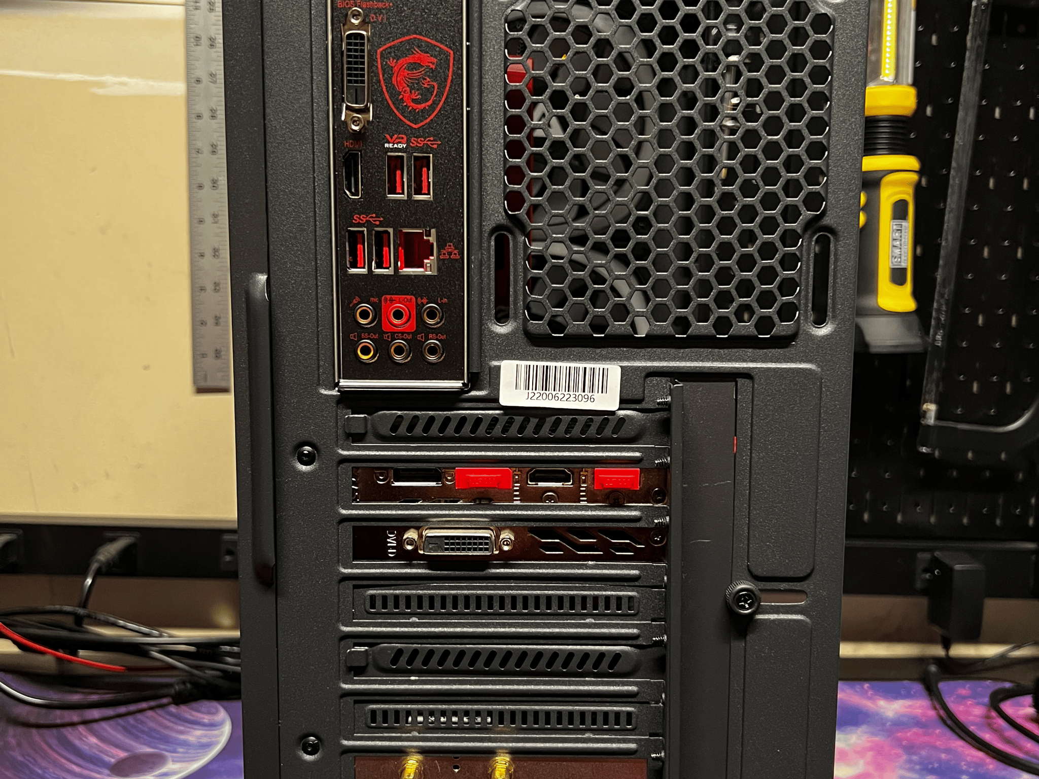 Hades || Ryzen 5 2600 + GTX 1080 Ti 
