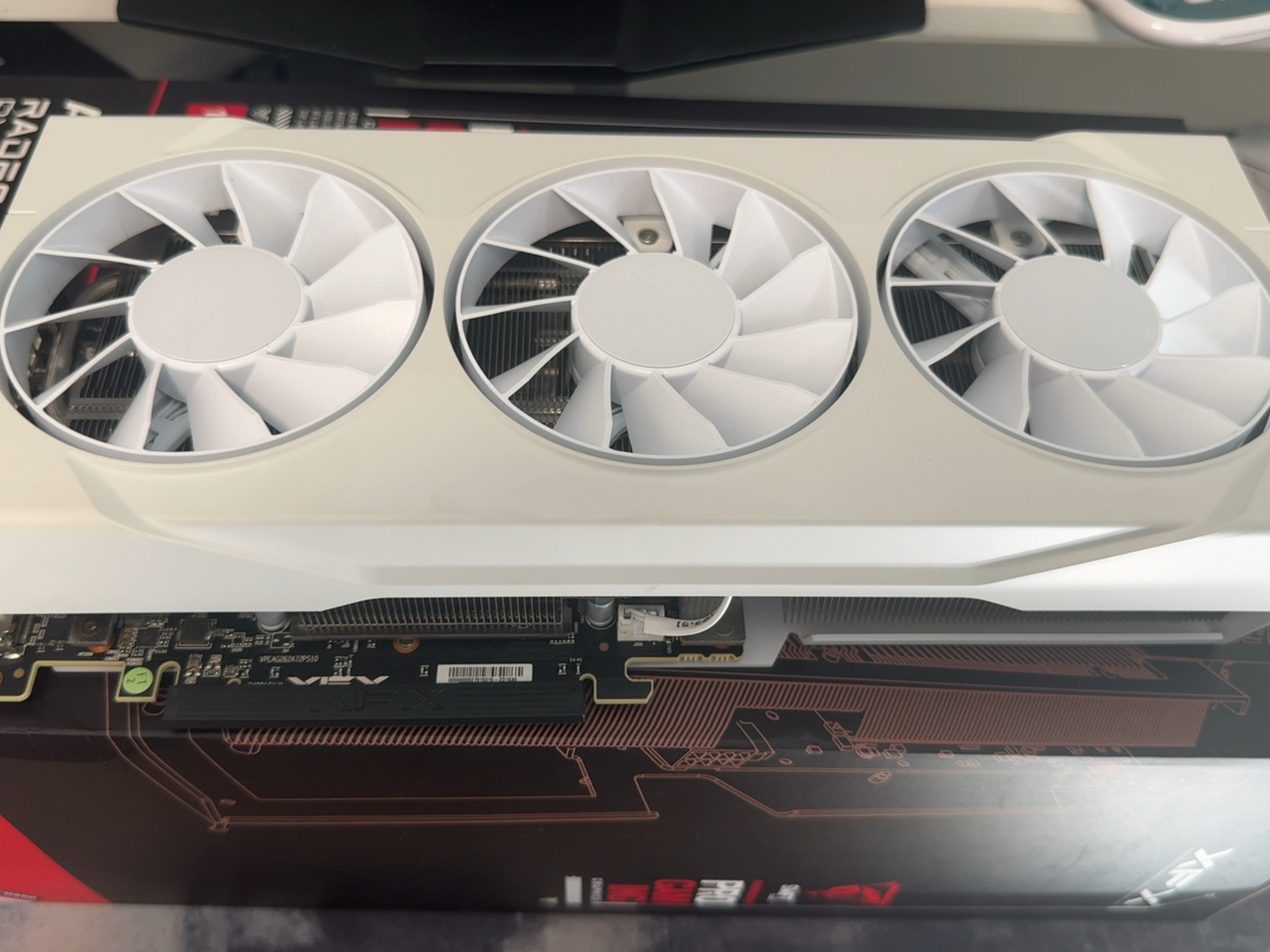 🔥 XFX RX 9060 XT SWIFT White OC – 16GB GDDR6 Triple Fan GPU (Great Condition)