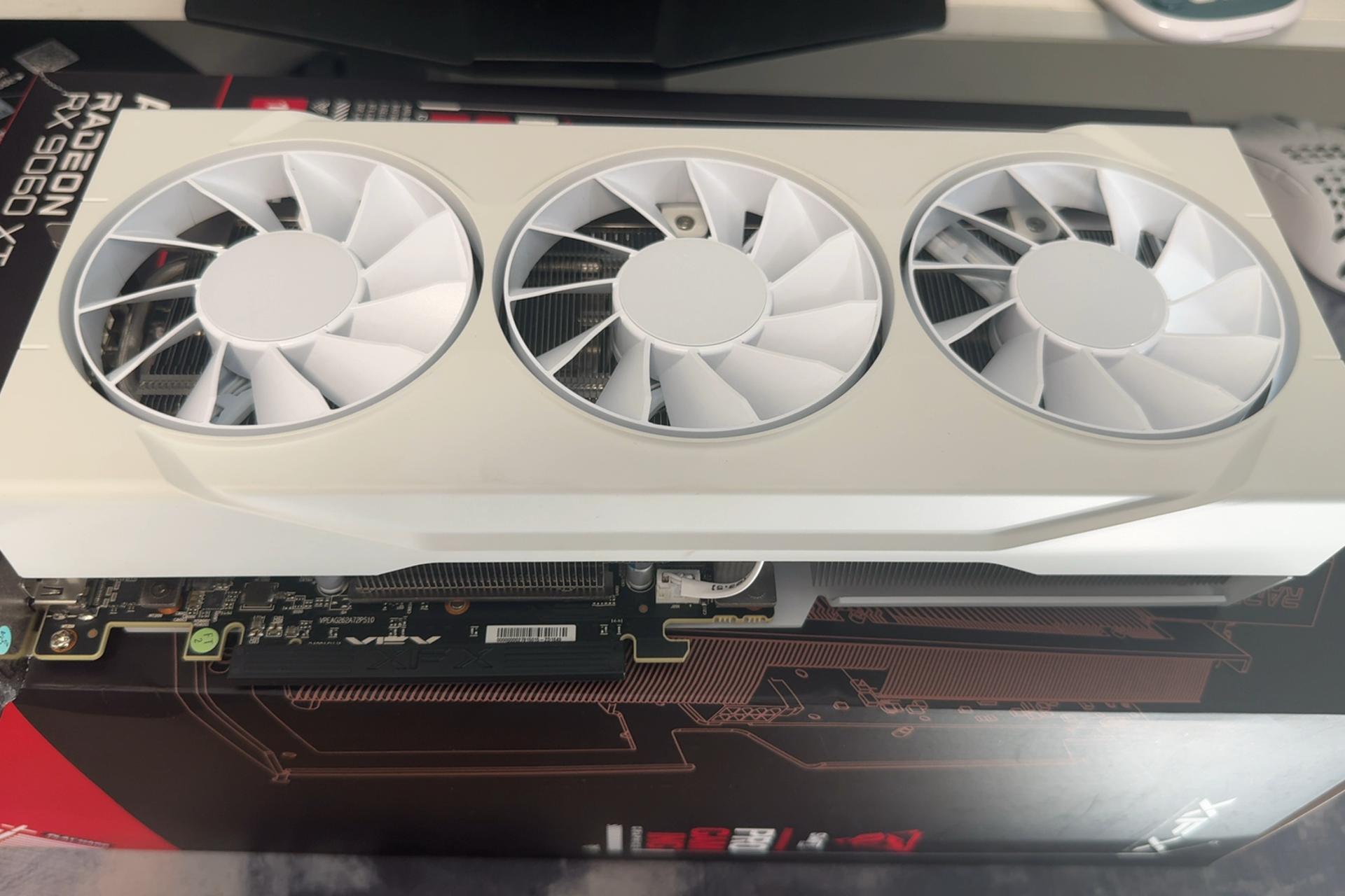 🔥 XFX RX 9060 XT SWIFT White OC – 16GB GDDR6 Triple Fan GPU (Great Condition)