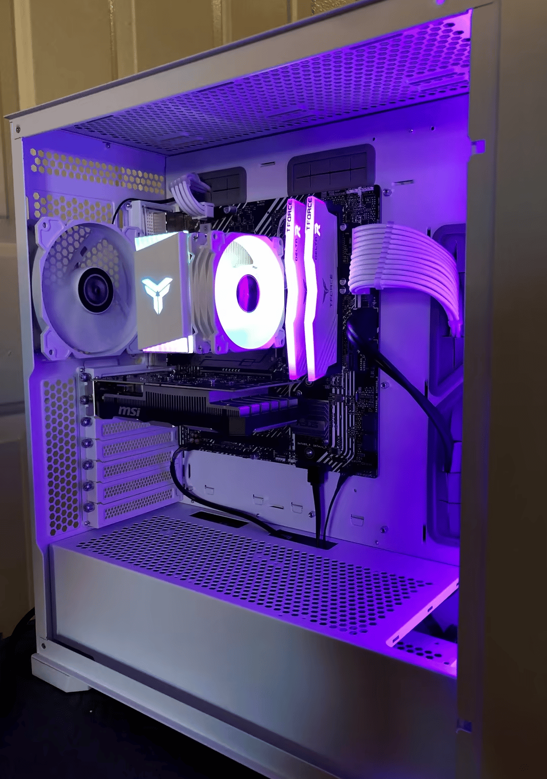 GAMING PC Intel i5 11400F All-White PC 
