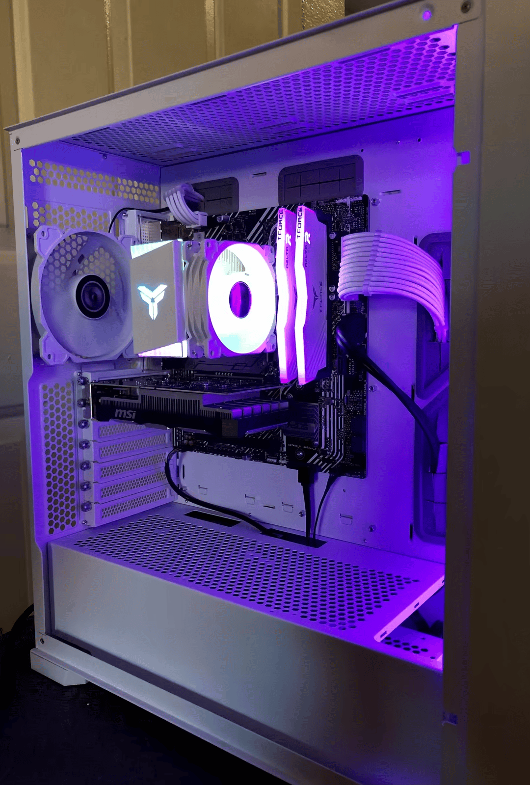 GAMING PC Intel i5 11400F All-White PC 