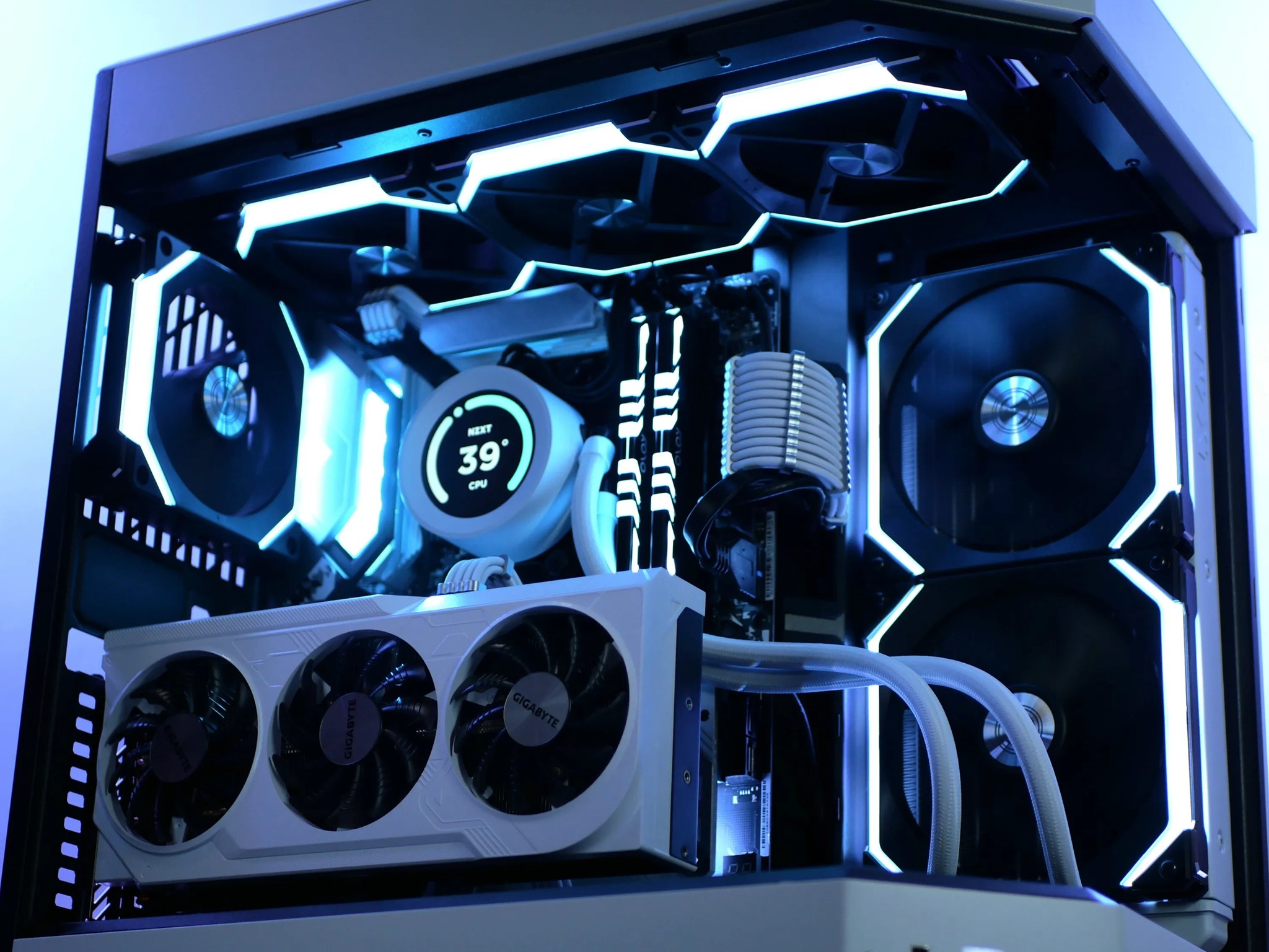 Oreo Blizzard | RTX 4070, Ryzen 7 5800x, 32gb ram, 1tb nvme