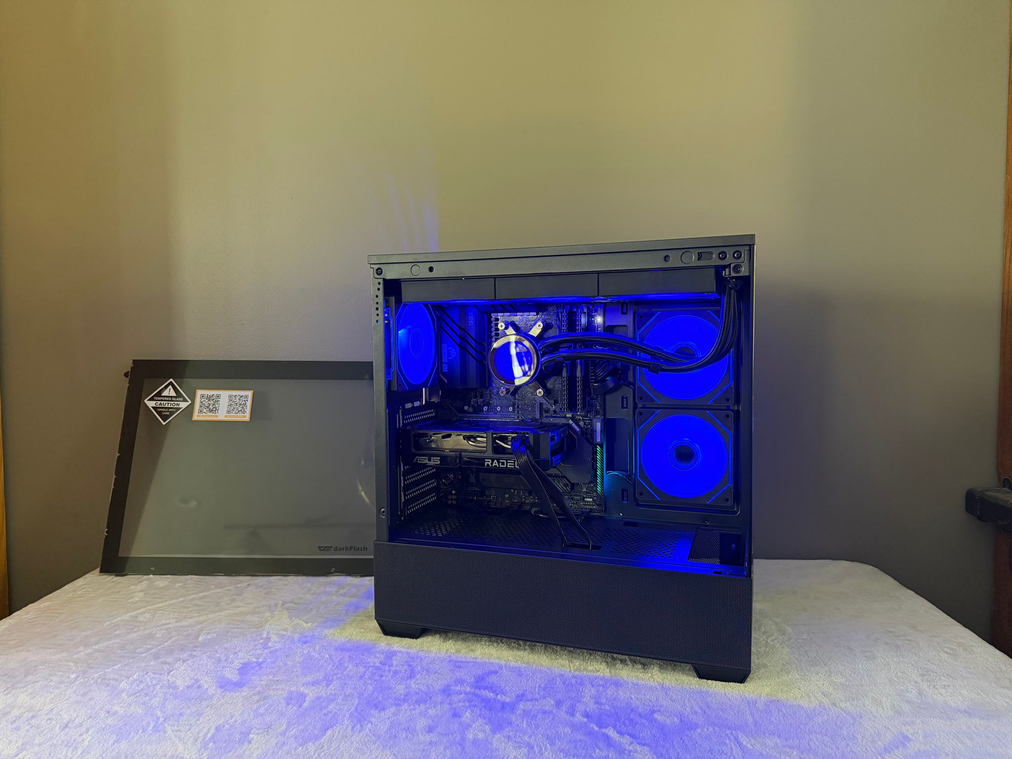 Ryzen 7 5700x, rx 9060 xt 8gb, 1tb nvme storage, 32gb ddr4 ram