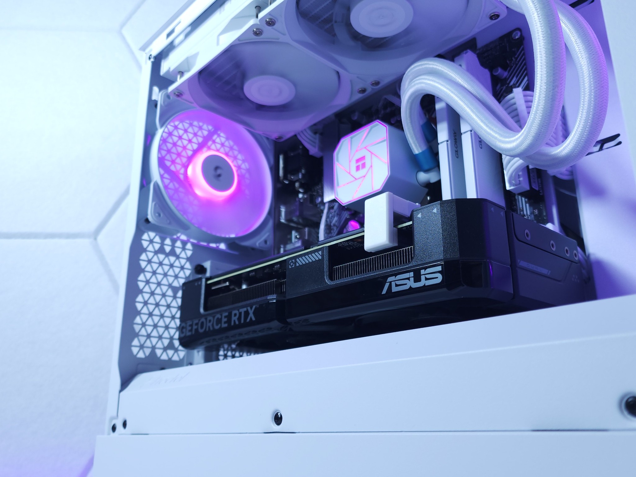 💜🤍1440p Gaming | RTX 4070 12GB | Ryzen 7 5700X | 32GB 3200MHz | 1TB M.2 NVMe SSD