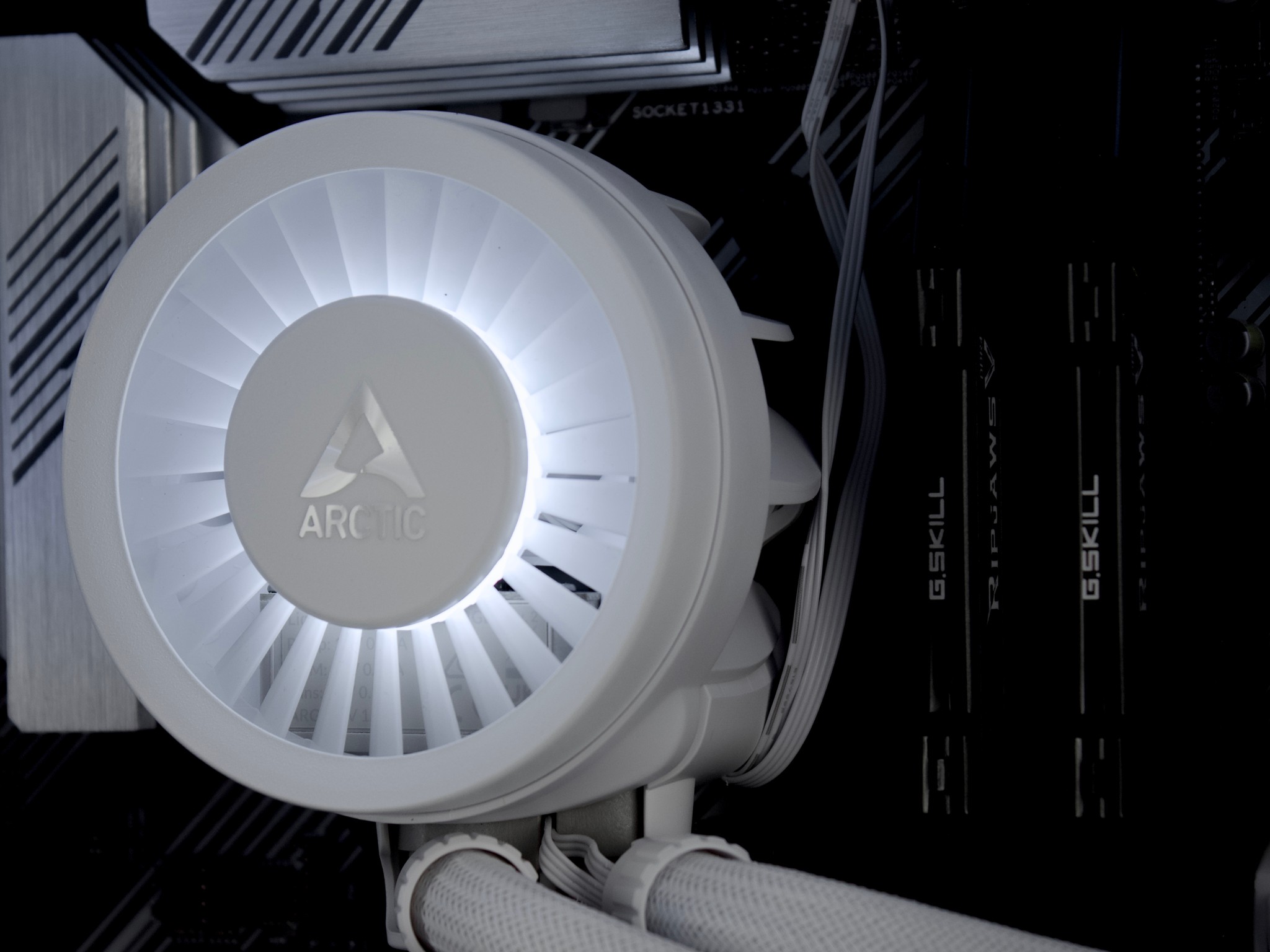 ❄️🧊💎- Whiteout 1440P Gaming PC | RTX 3080, Ryzen 7 5800X, 32GB RAM, 1TB NVMe SSD ❄️🧊💎