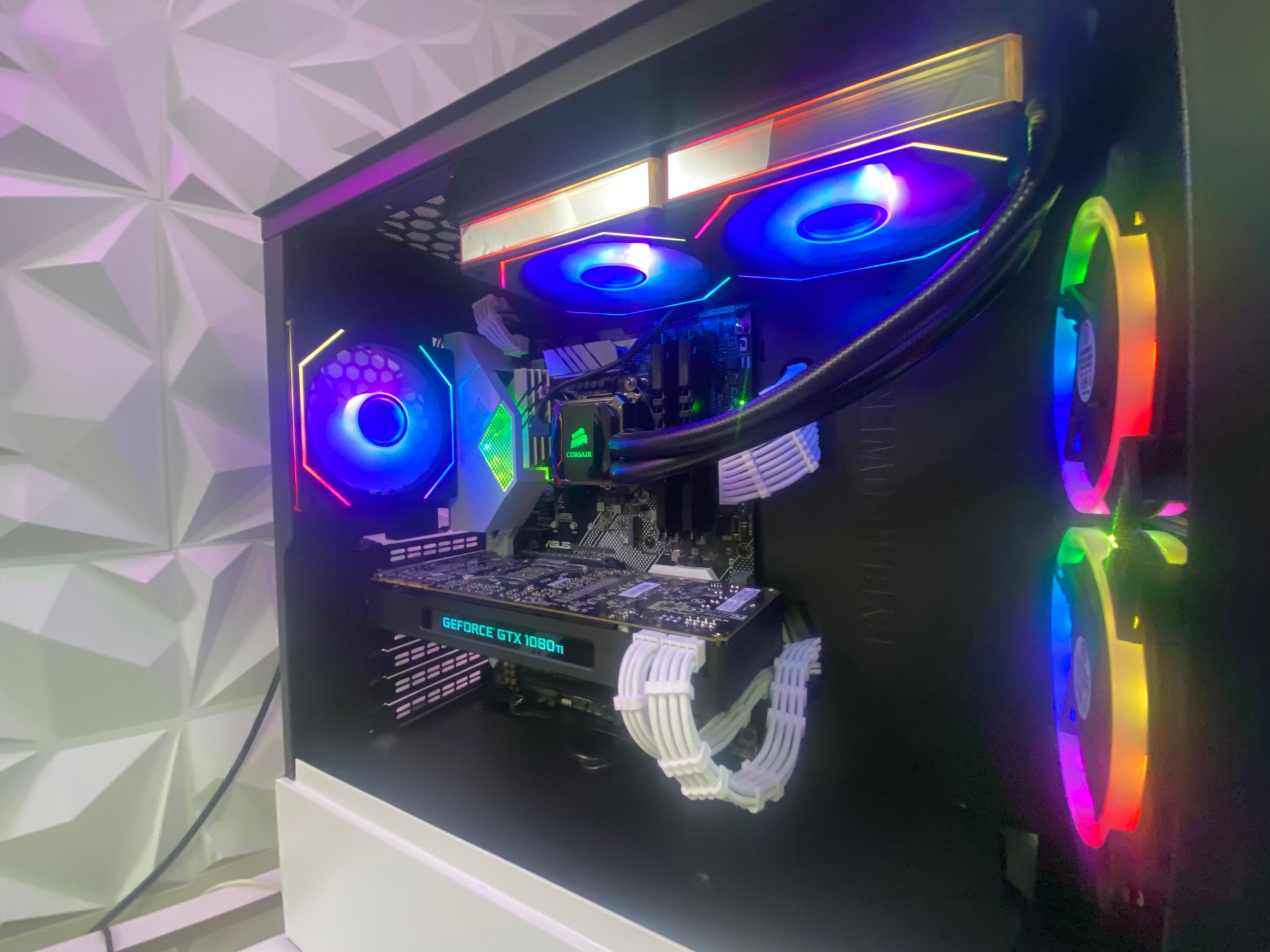 🎅🎅 White Elite Build – intel i5 9600K + GTX 1080 Ti 11GB | 1080p/1440p High FPS Ready