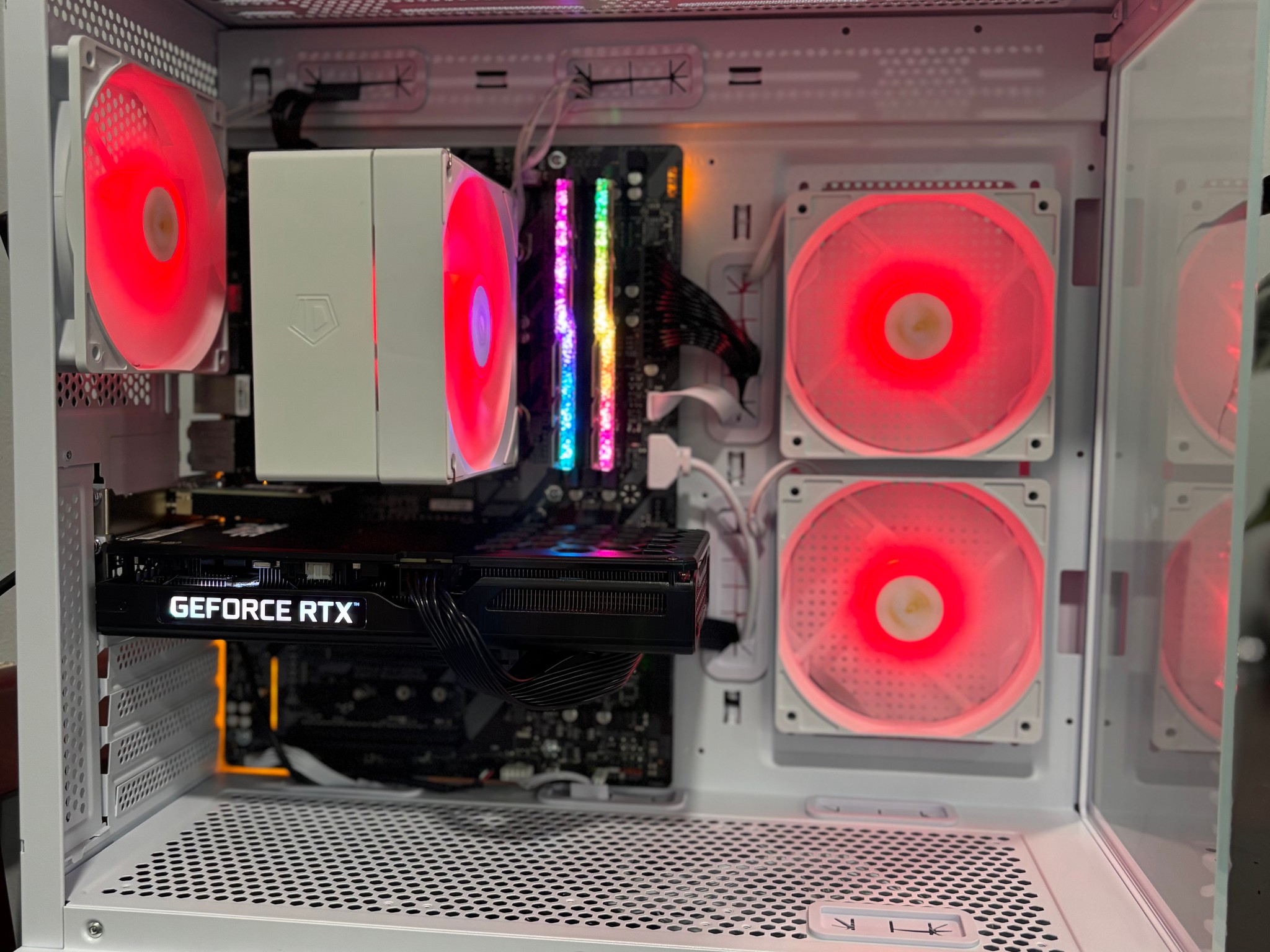 I7 8700 - RTX 3050 8gb - ddr4 16gb 3200mhz - 512gb ssd