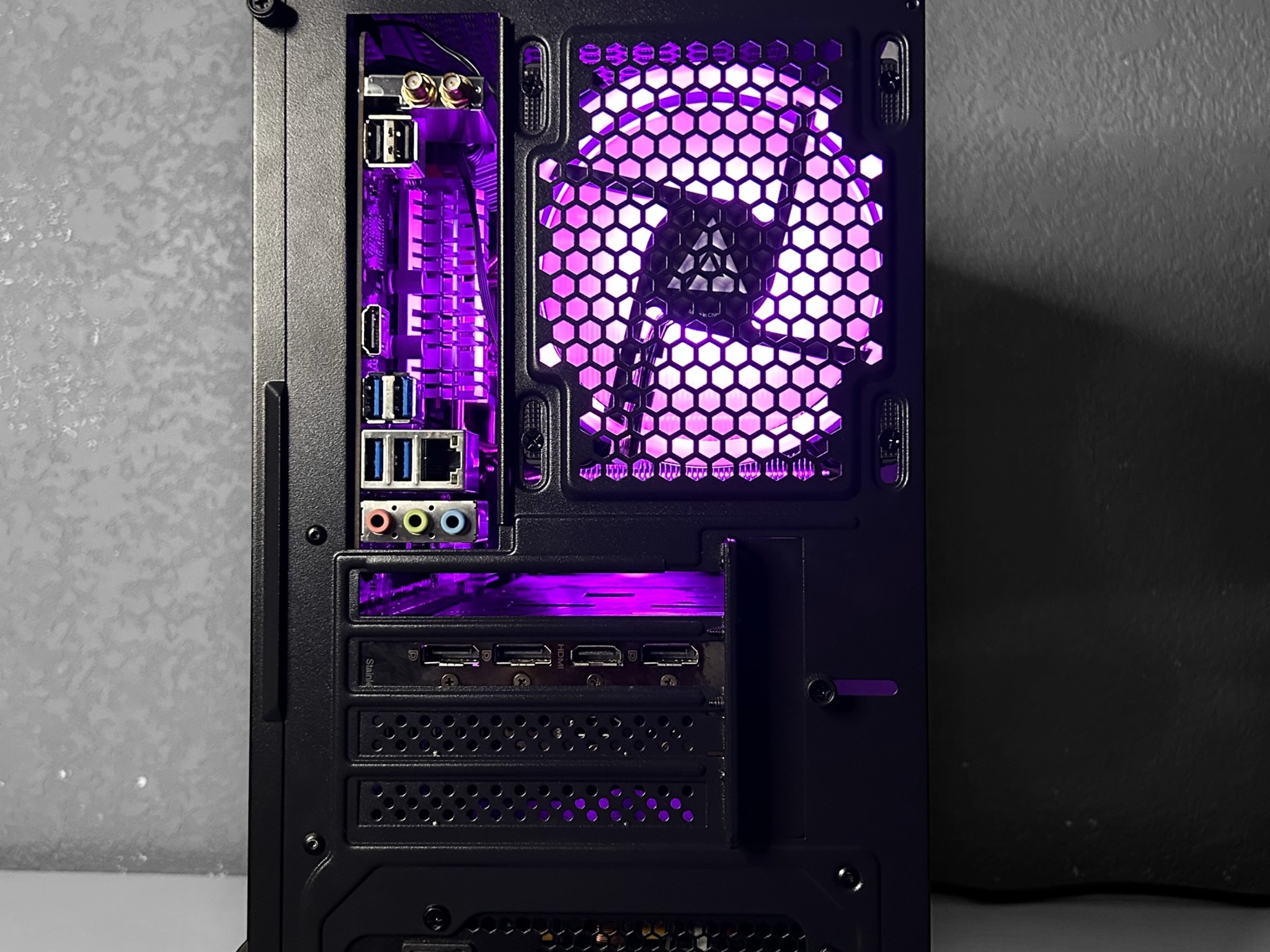 ⚫️🟣⚫️ | RTX 3060 Ti | Ryzen 5 5600 | 16GB Crucial Ballistix 3200Mhz