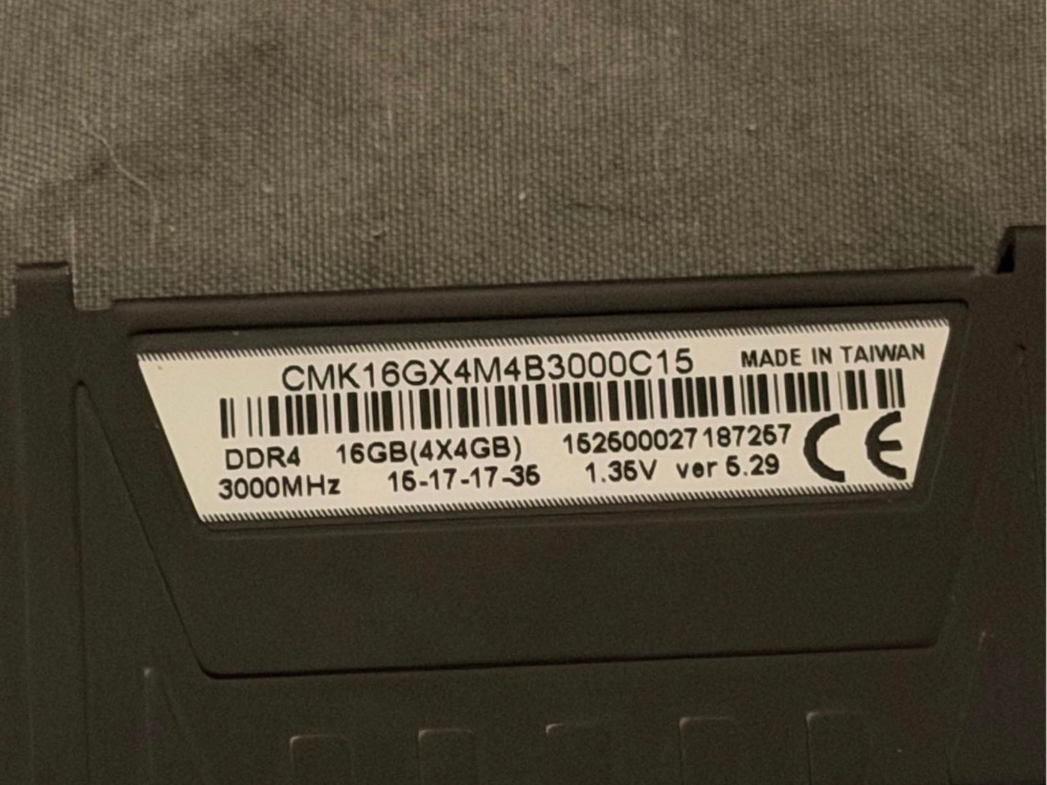 Corsair Vengeance LPX 32GB (8x4GB) DDR4 3000MHz RAM (8 sticks )