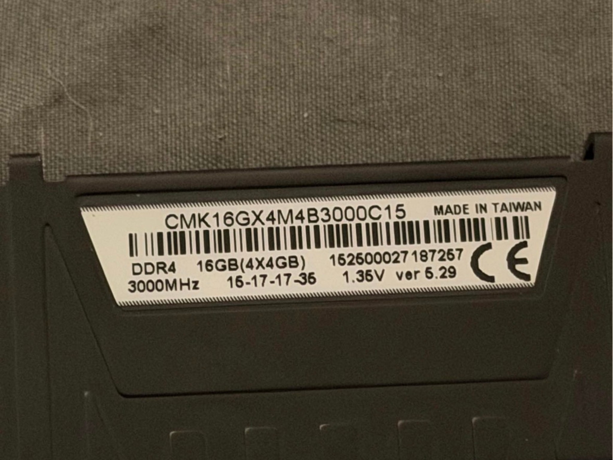 Corsair Vengeance LPX 32GB (8x4GB) DDR4 3000MHz RAM (8 sticks )