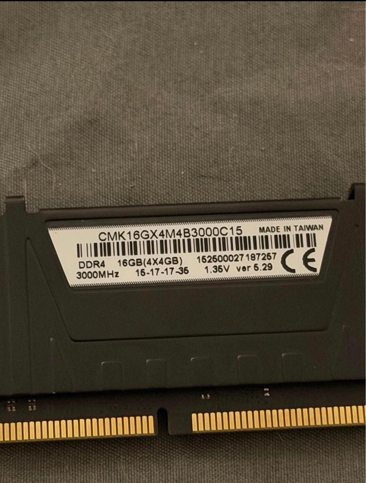 Corsair Vengeance LPX 32GB (8x4GB) DDR4 3000MHz RAM (8 sticks )