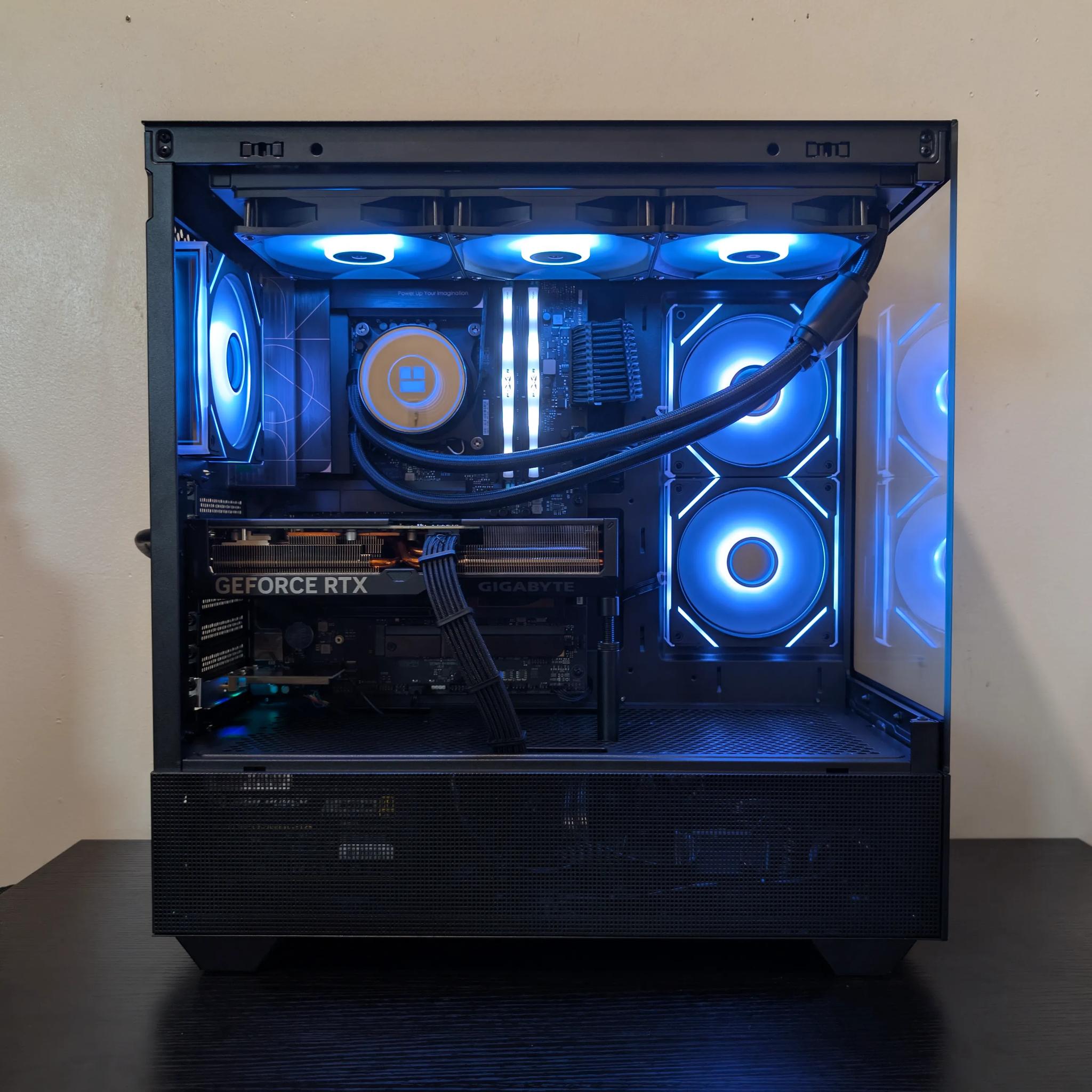 🔥🐦‍⬛ 1440p Gaming Beast | RTX 4070Ti | i7 12700KF | 2TB SSD | 32GB RAM | WiFi 6 & Bluetooth 🐦‍⬛🔥