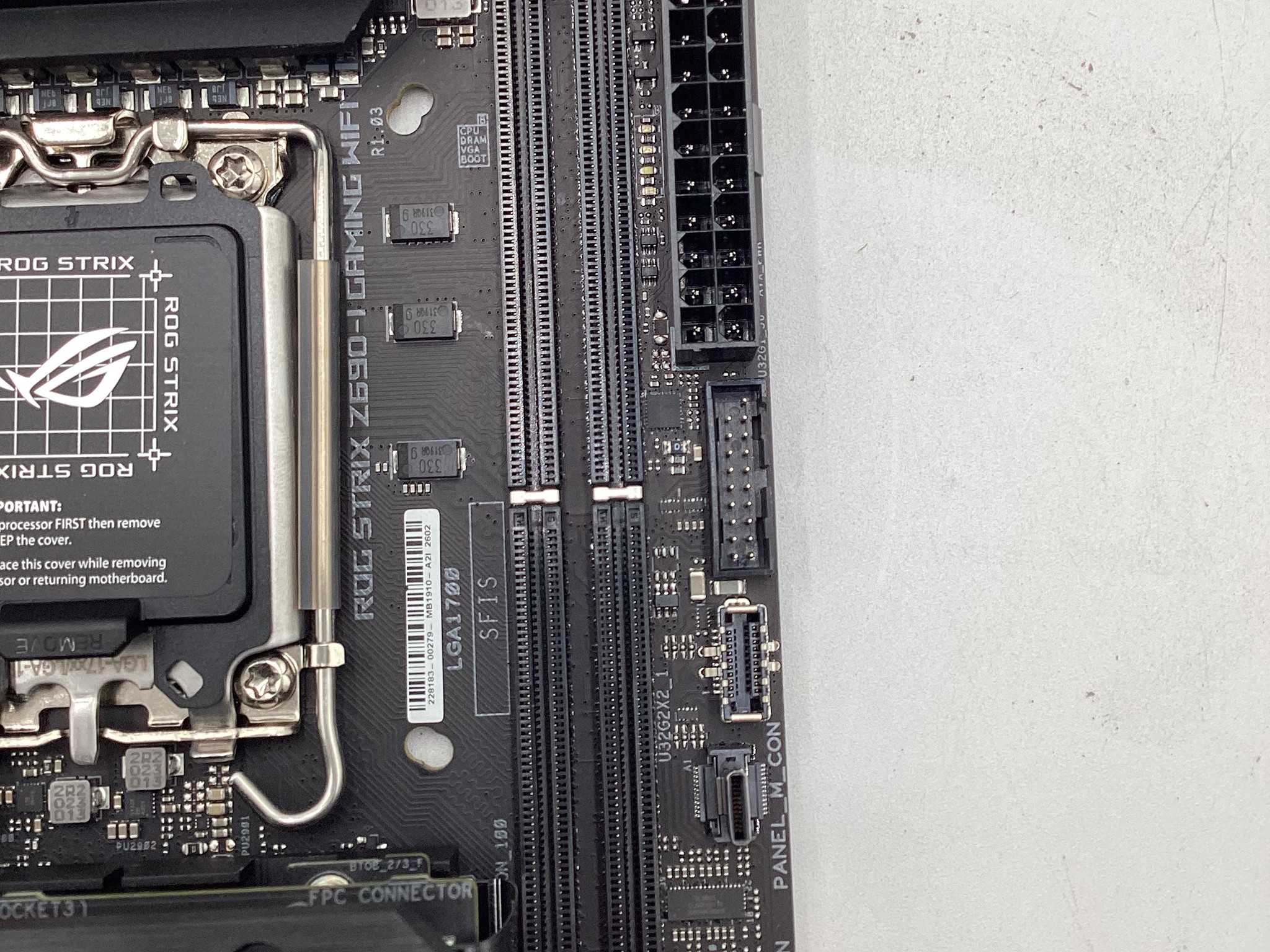 ASUS ROG-STRIX-Z690-I-GAMING-WIFI Intel Z690 LGA 1700 mini ITX