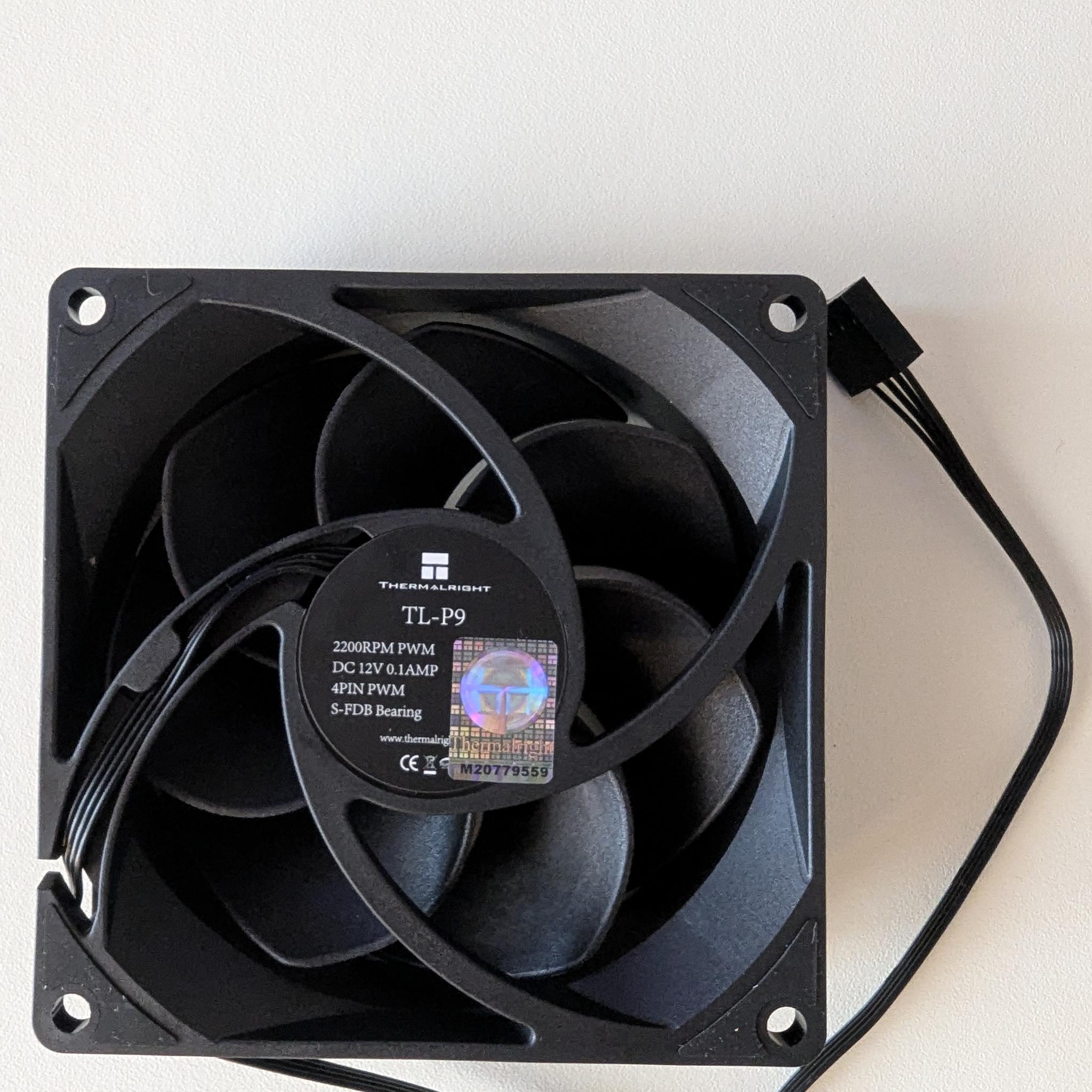 Super Flower MEGACOOL 120mm fan, Triple-Pack + Noctua NF-P12 + Thermalright TL-P9 92mm Case Fan