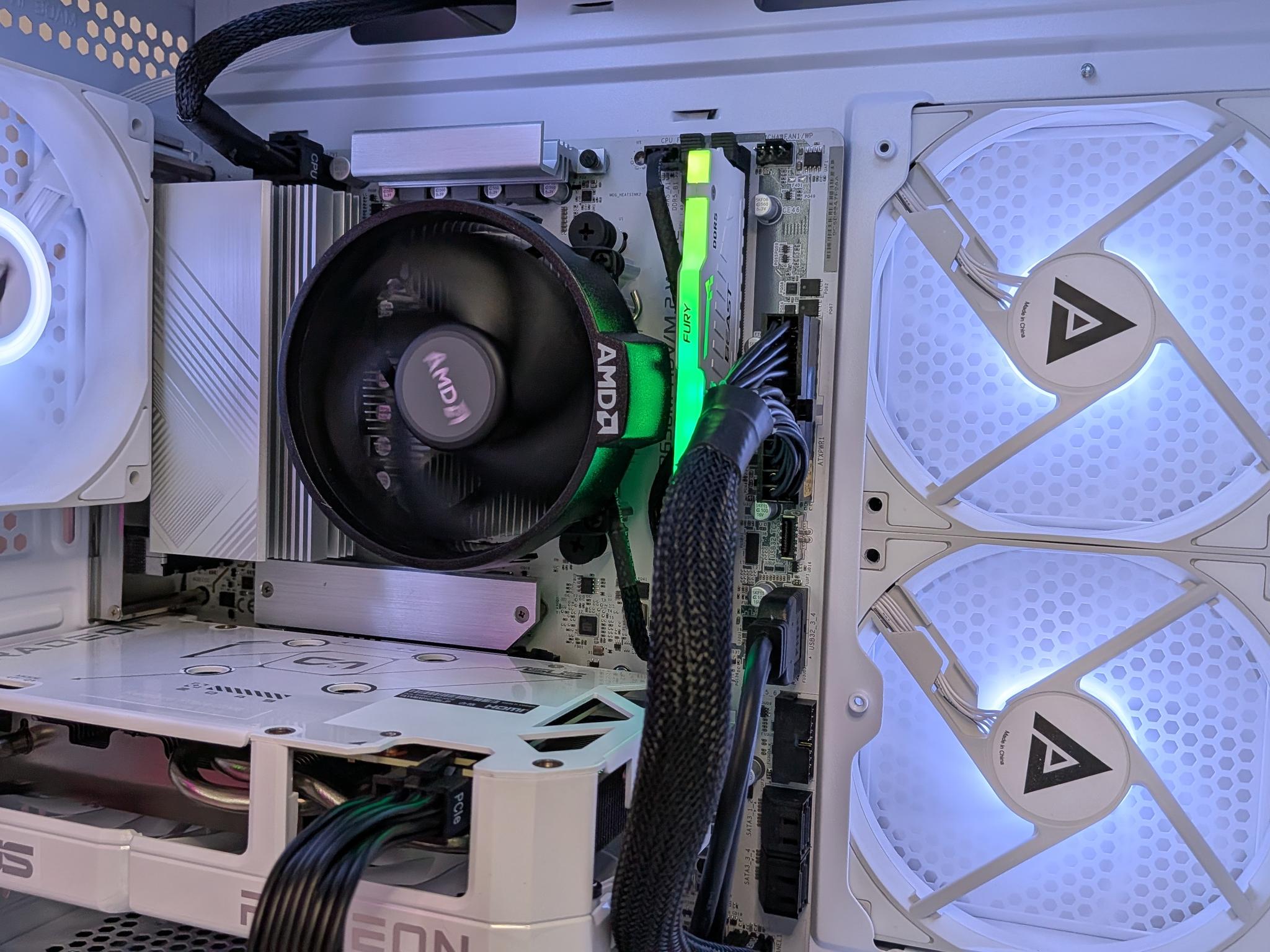 New ALL AMD AM5 Custom Gaming PC Lunar White